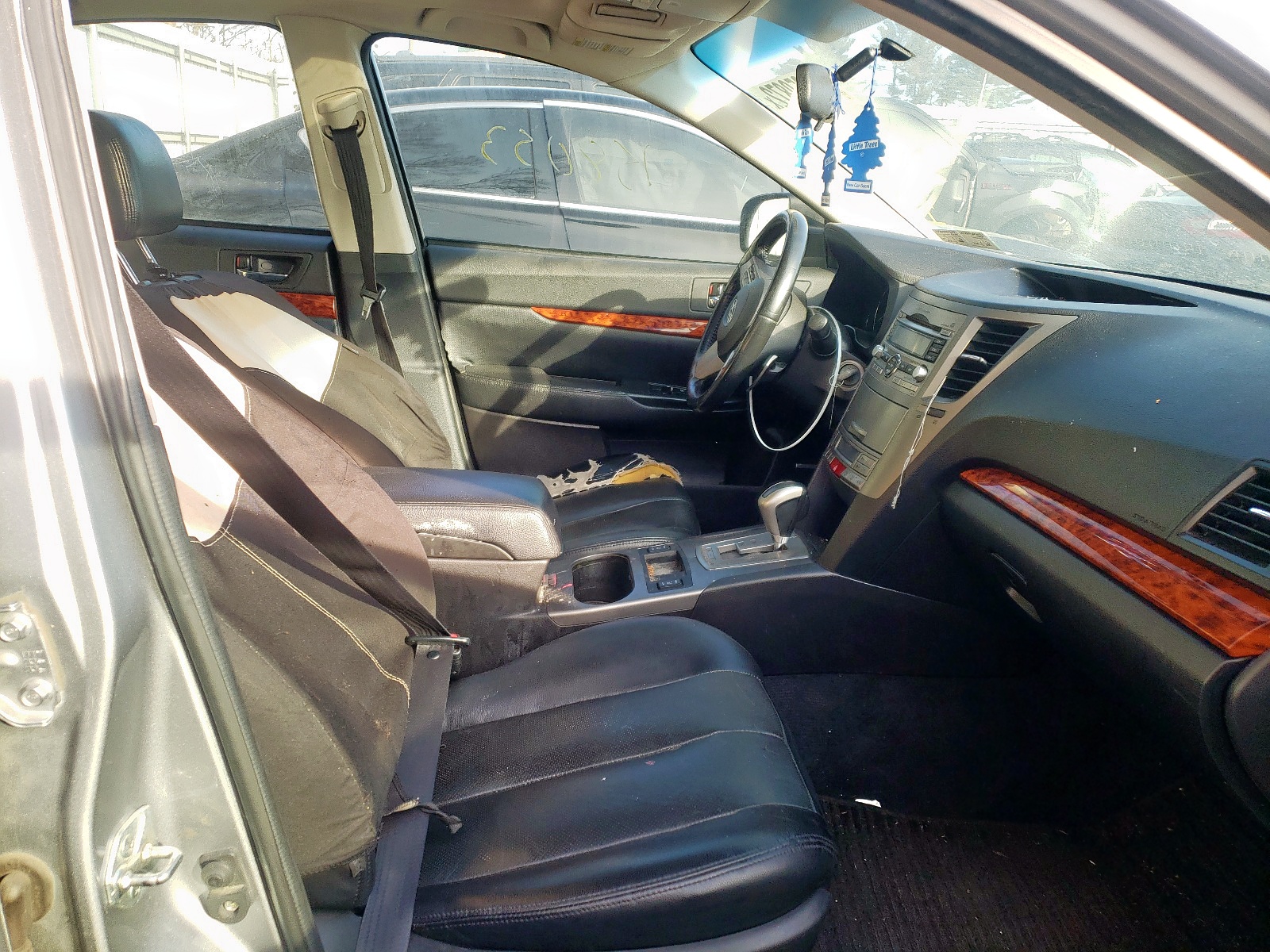 Photo 5 from auction – 2010 SUBARU LEGACY 2.5 with VIN 4S3BMBK66A3211763