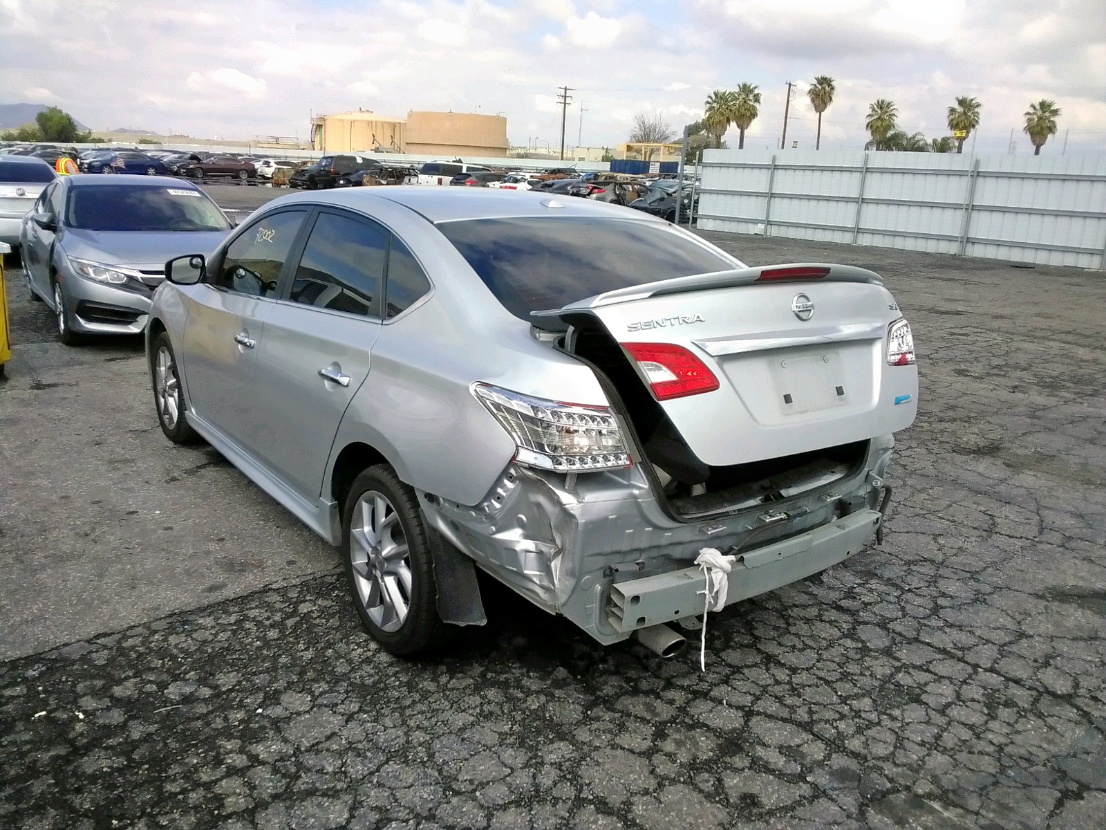 Photo 3 from auction – 2014 NISSAN SENTRA S with VIN 3N1AB7AP9EY275482