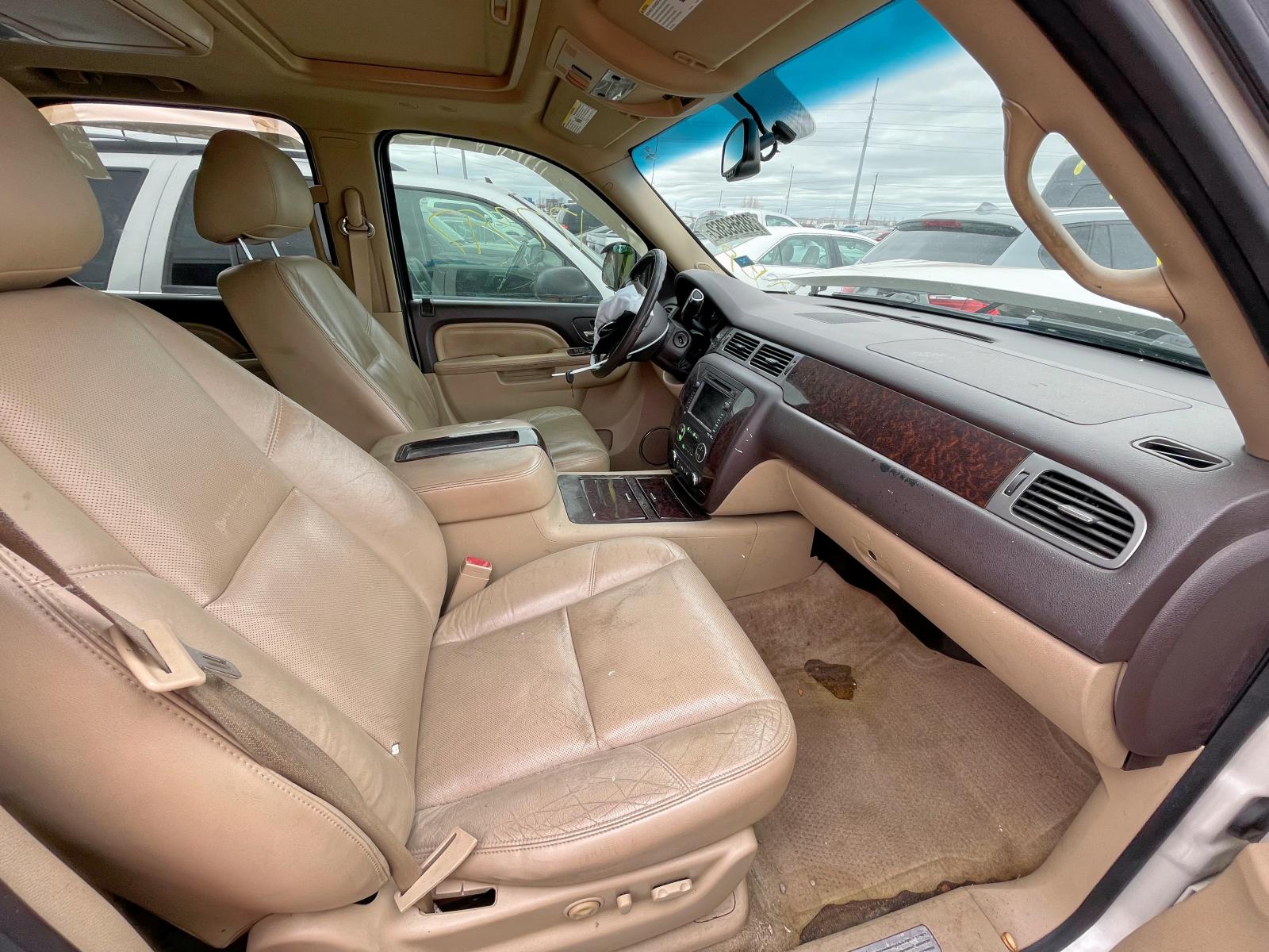 Photo 5 from auction – 2011 GMC YUKON DENA with VIN 1GKS1EEF5BR350467