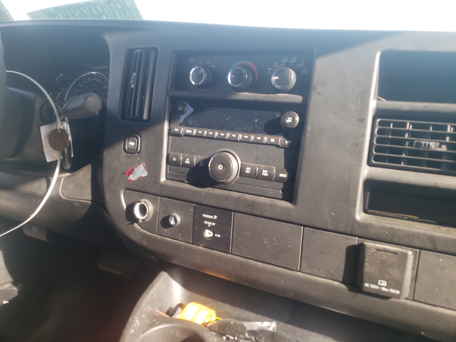 Photo 9 from auction – 2016 CHEVROLET EXPRESS G2 with VIN 1GCWGAFF1G1217181