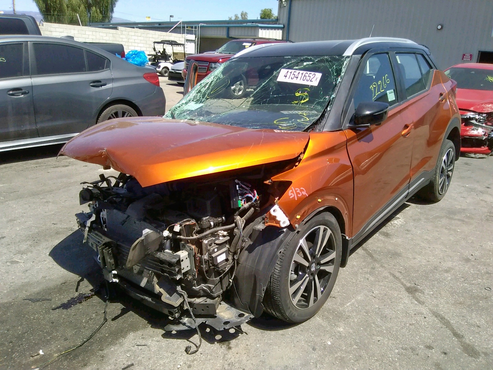 Photo 2 from auction – 2020 NISSAN KICKS SR with VIN 3N1CP5DV5LL506378