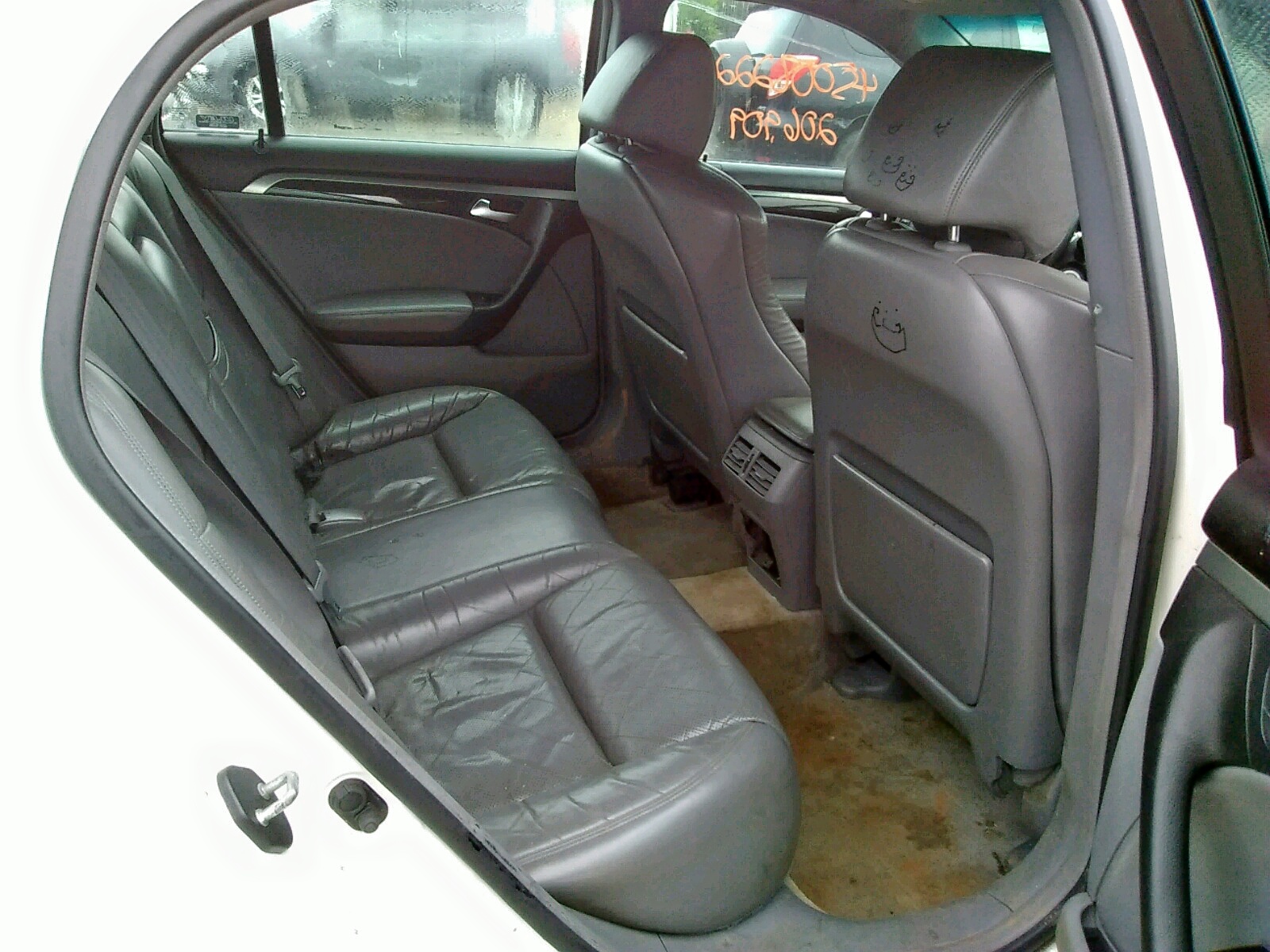 Photo 16 from auction – 2005 ACURA TL with VIN 19UUA66255A039020