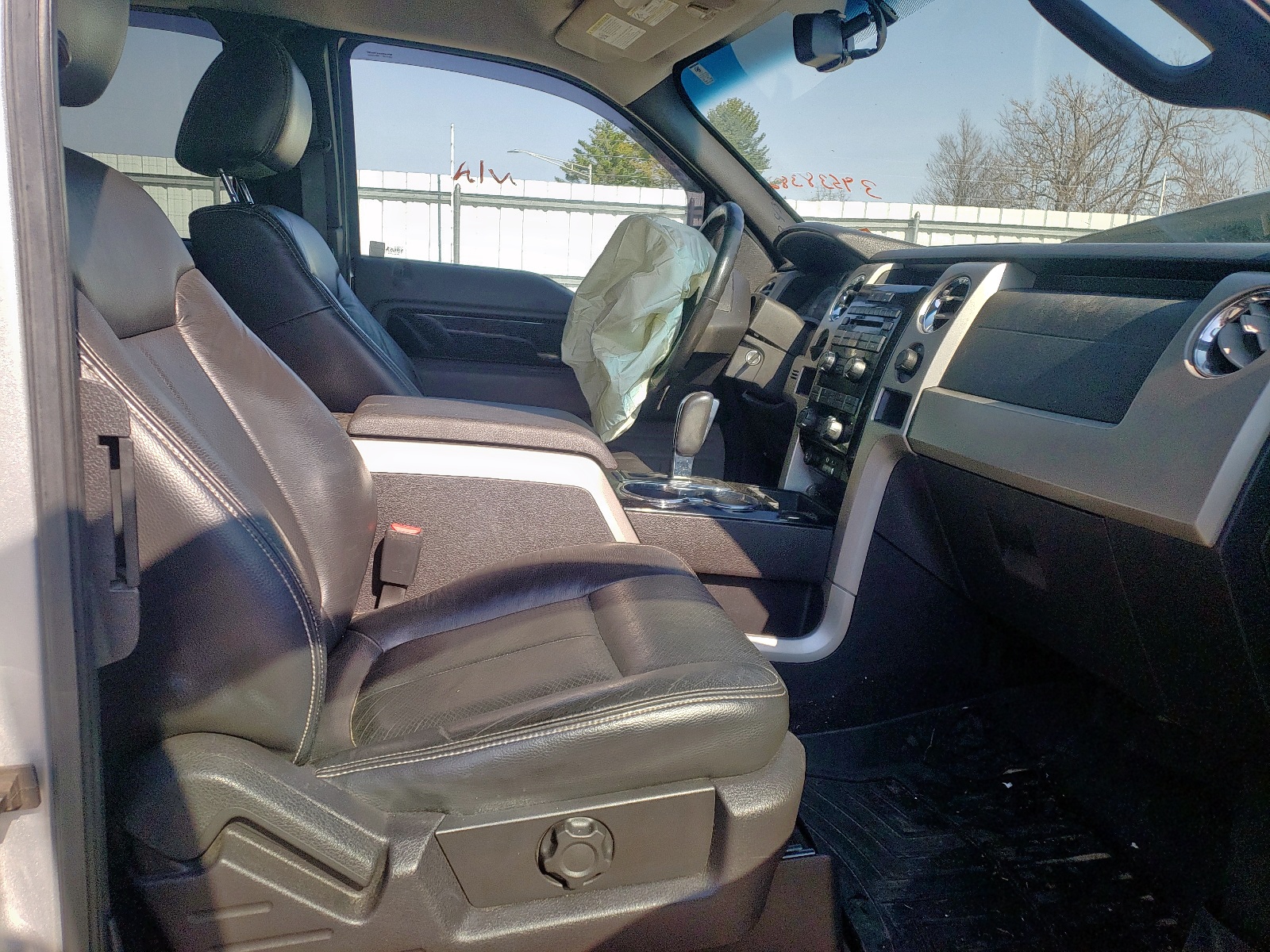 Photo 5 from auction – 2010 FORD F150 SUPER with VIN 1FTFX1CV0AKB48710