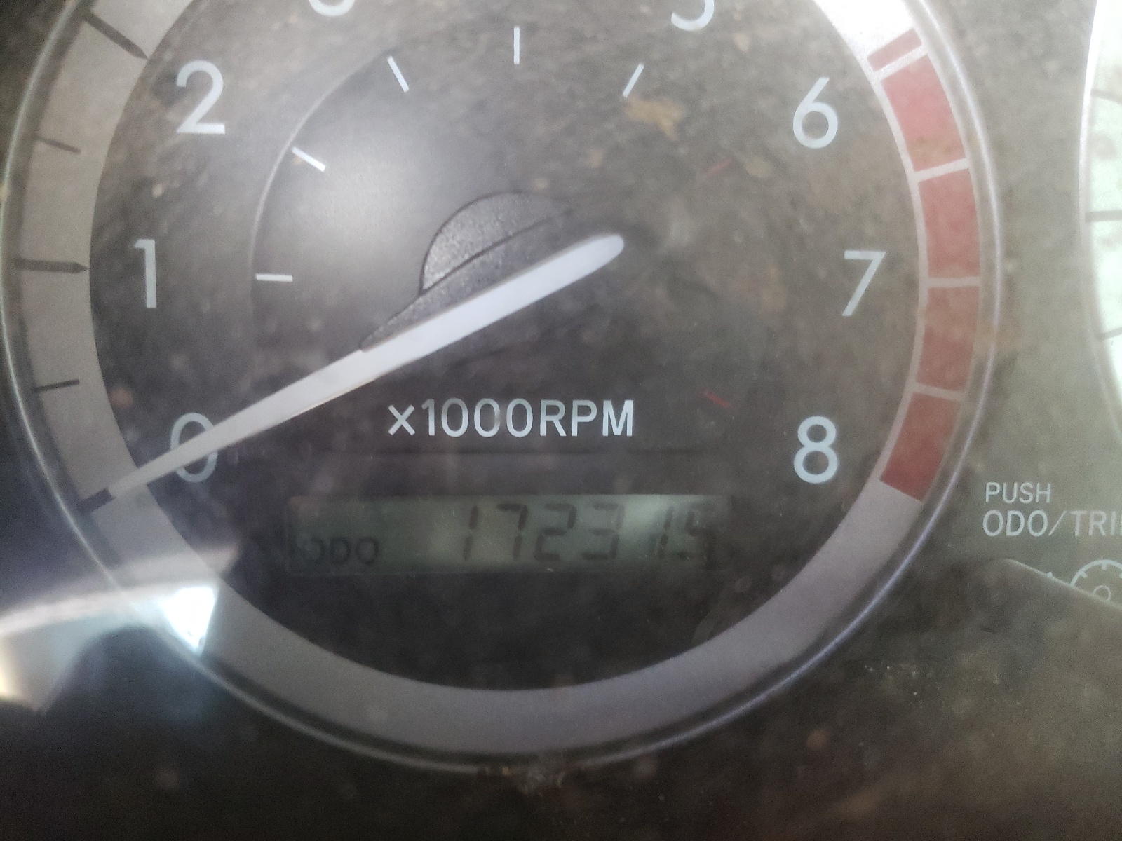 Photo 8 from auction – 2004 TOYOTA SIENNA XLE with VIN 5TDBA22C74S008298