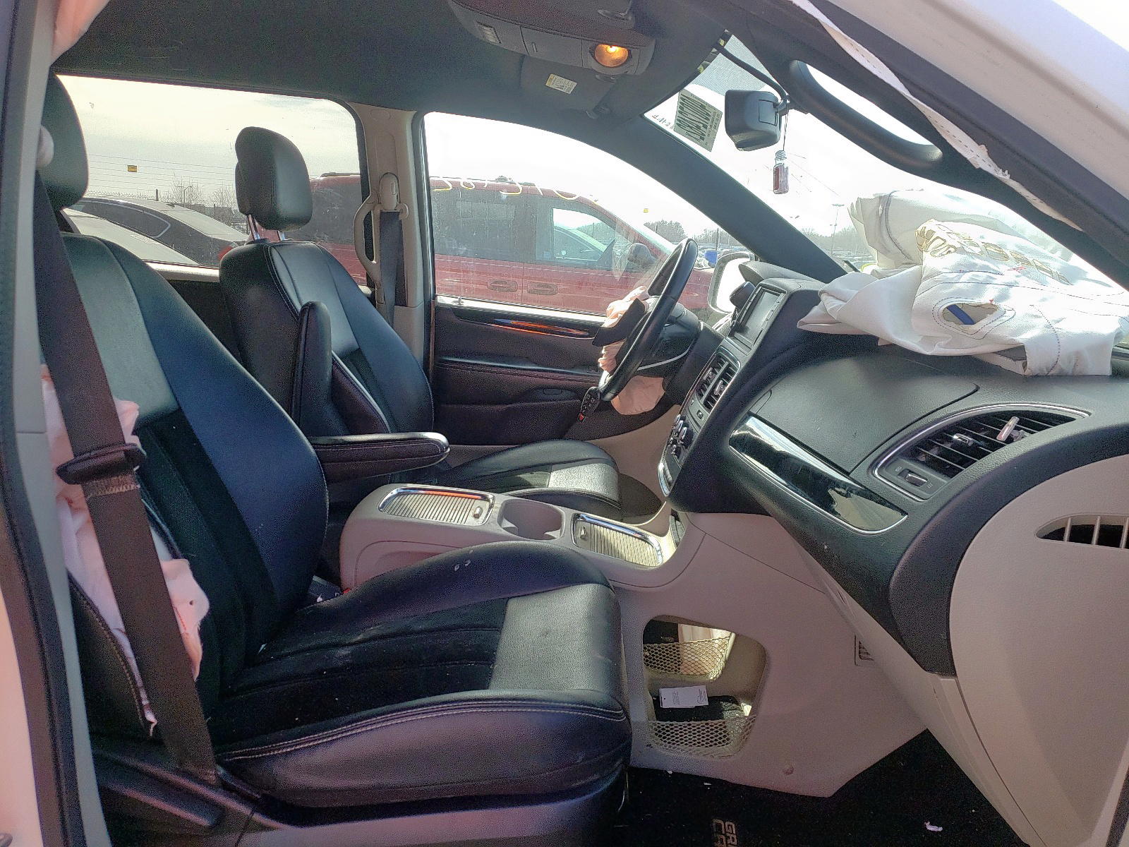 Photo 5 from auction – 2017 DODGE GRAND CARA with VIN 2C4RDGCG8HR749725