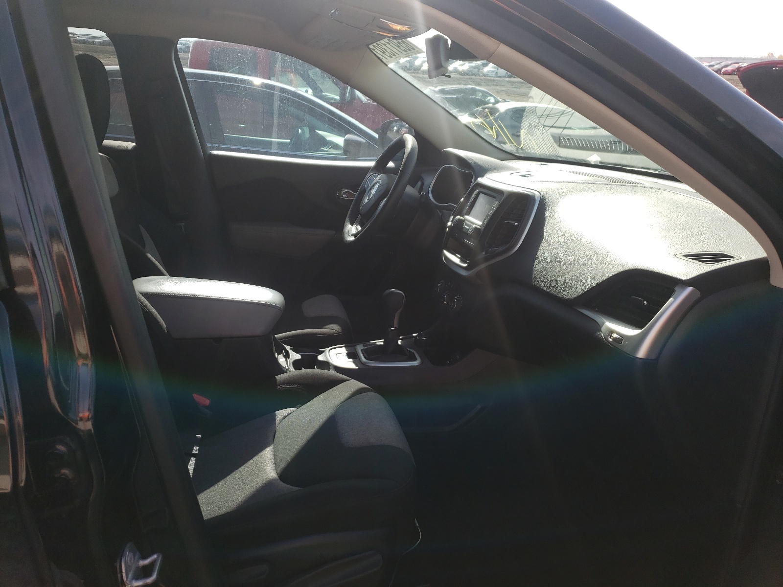 Photo 5 from auction – 2014 JEEP CHEROKEE S with VIN 1C4PJMAB0EW273818