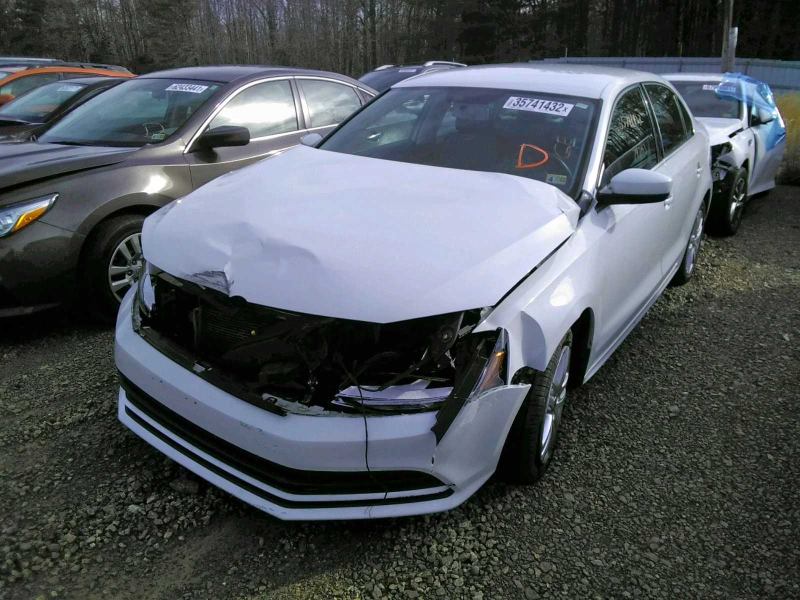 Photo 2 from auction – 2017 VOLKSWAGEN JETTA S with VIN 3VW2B7AJ6HM267765