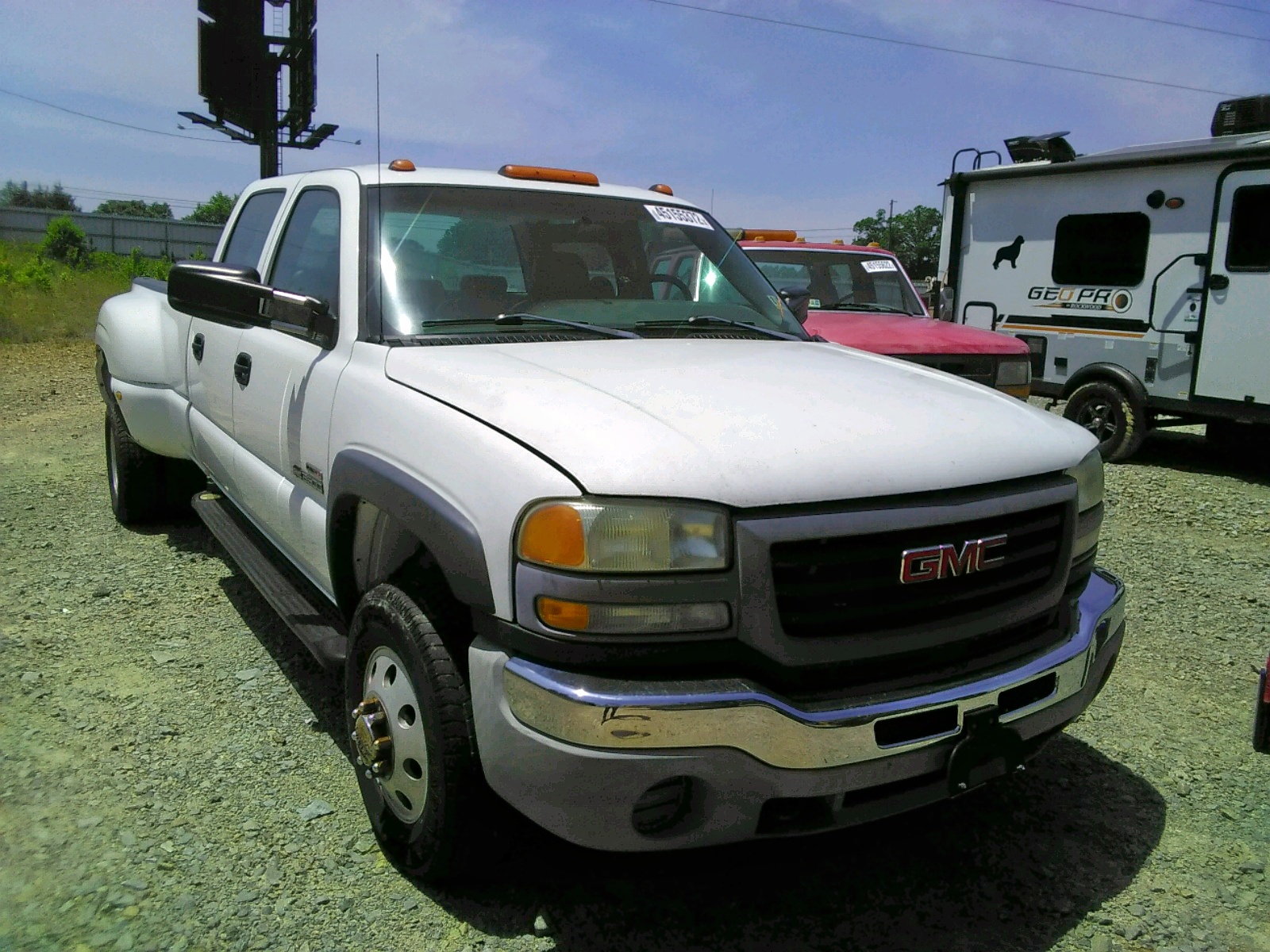 GMC NEW SIERRA 2003 with VIN 1GTJK331X3F154432 - Photo from auction