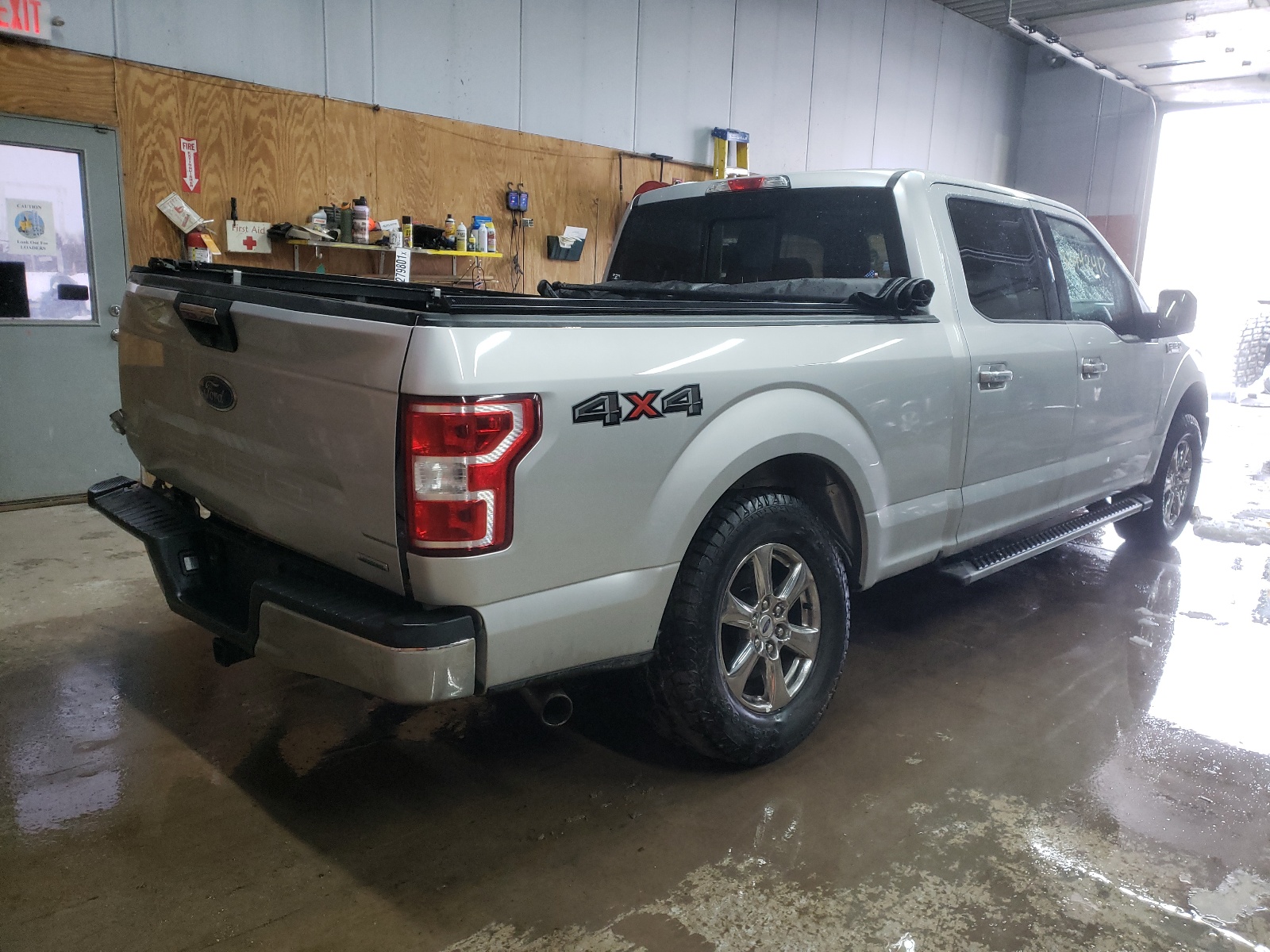 Photo 4 from auction – 2019 FORD F150 SUPER with VIN 1FTFW1E43KFC25541