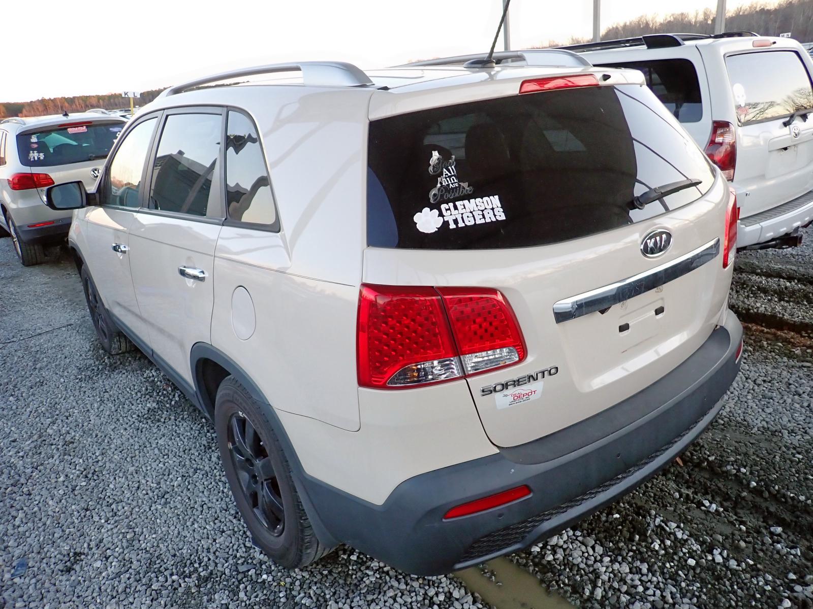 Photo 3 from auction – 2011 KIA SORENTO BA with VIN 5XYKT4A16BG033340