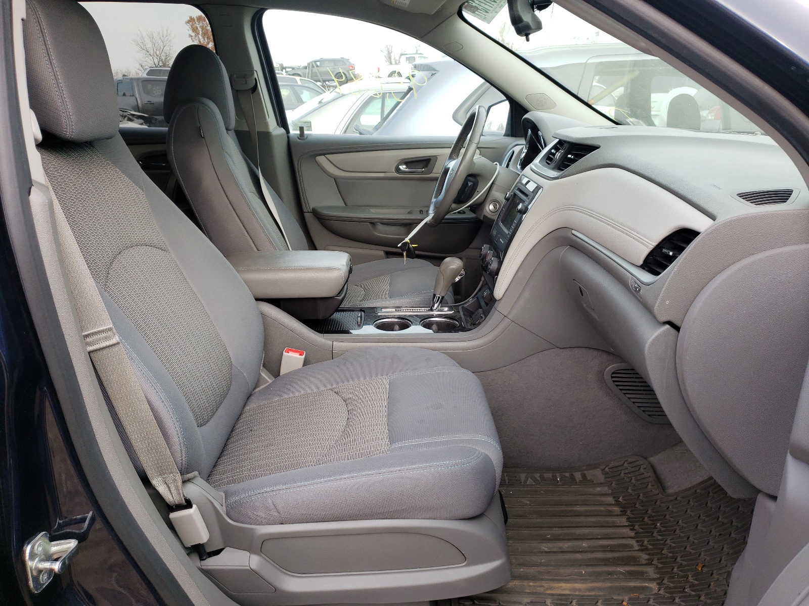 Photo 5 from auction – 2015 CHEVROLET TRAVERSE L with VIN 1GNKRGKD3FJ269126