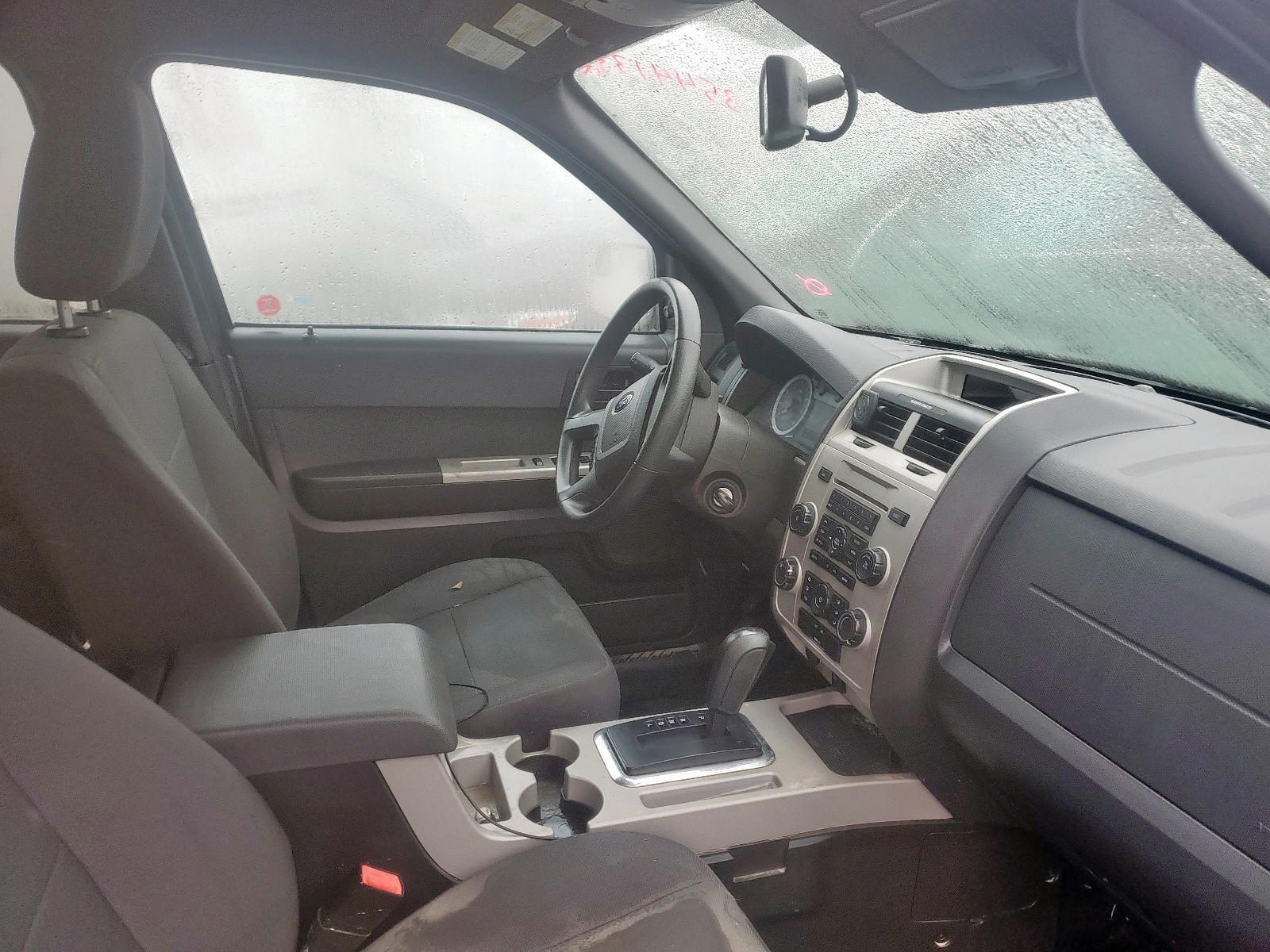 Photo 5 from auction – 2011 FORD ESCAPE XLT with VIN 1FMCU0DG4BKC00598