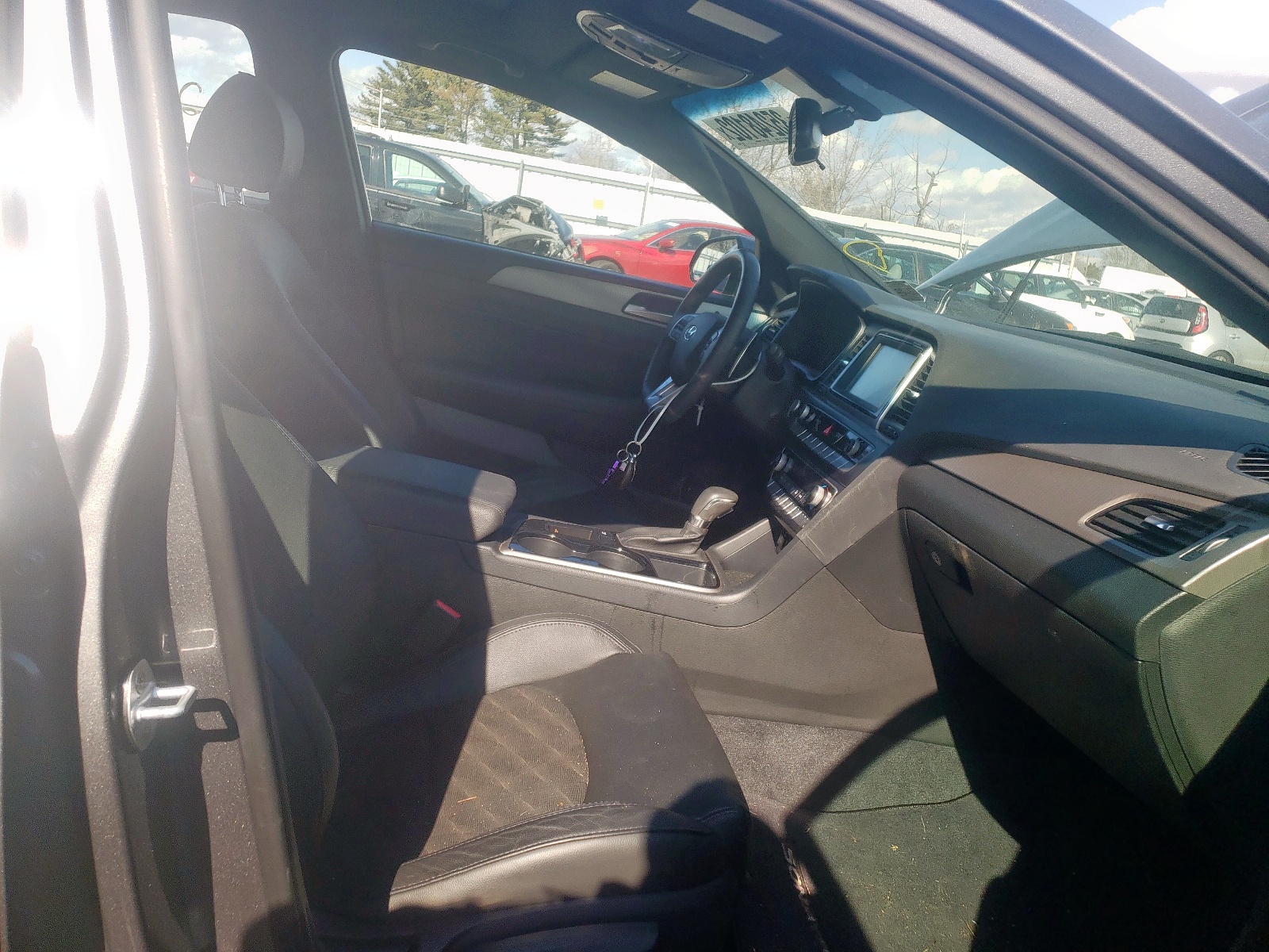 Photo 5 from auction – 2019 HYUNDAI SONATA LIM with VIN 5NPE34AF6KH741895