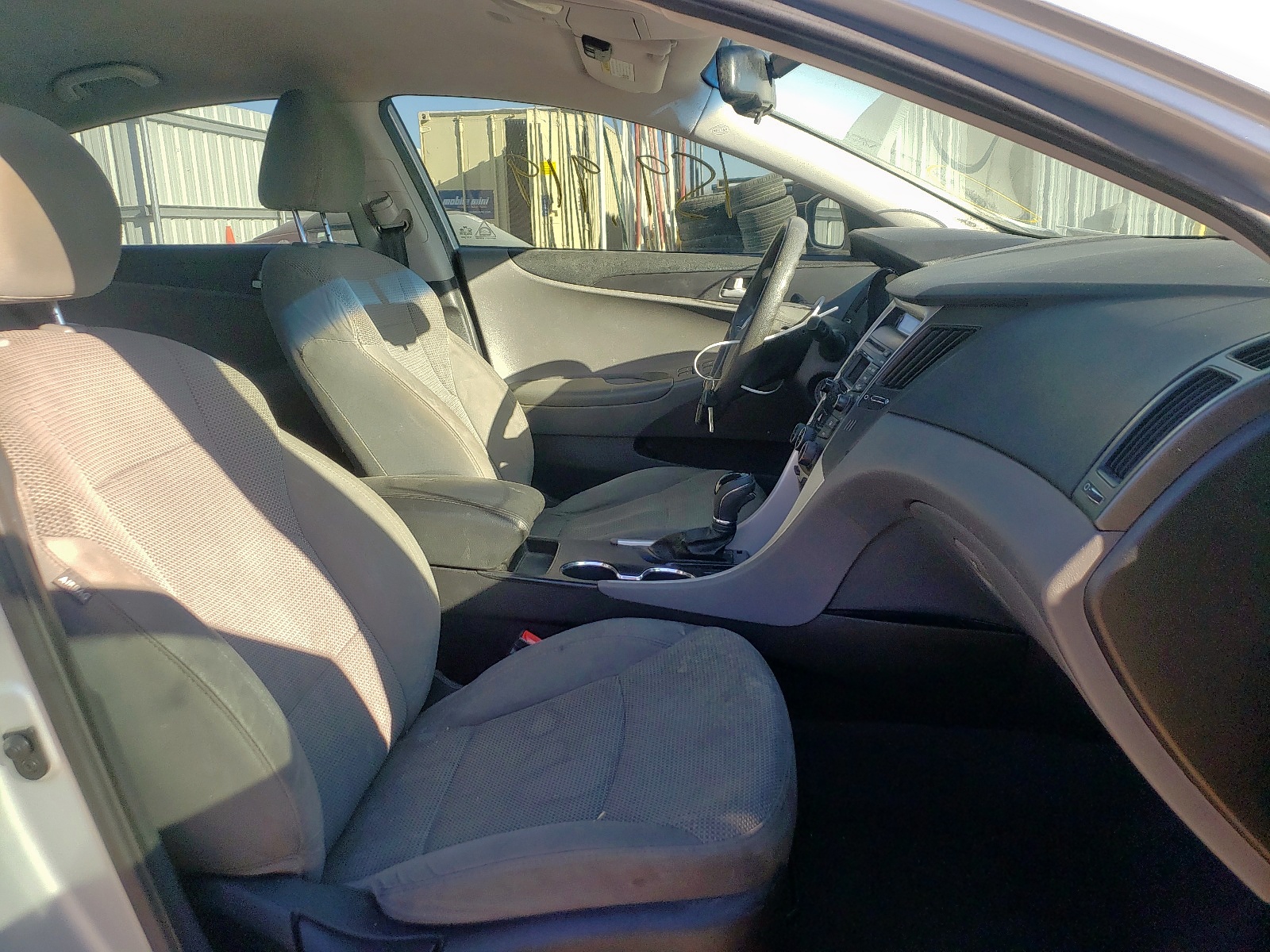 Photo 5 from auction – 2014 HYUNDAI SONATA GLS with VIN 5NPEB4AC2EH863702
