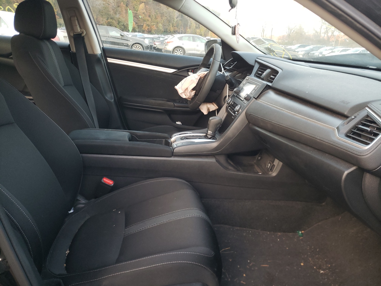 Photo 5 from auction – 2017 HONDA CIVIC LX with VIN 19XFC2F50HE232276