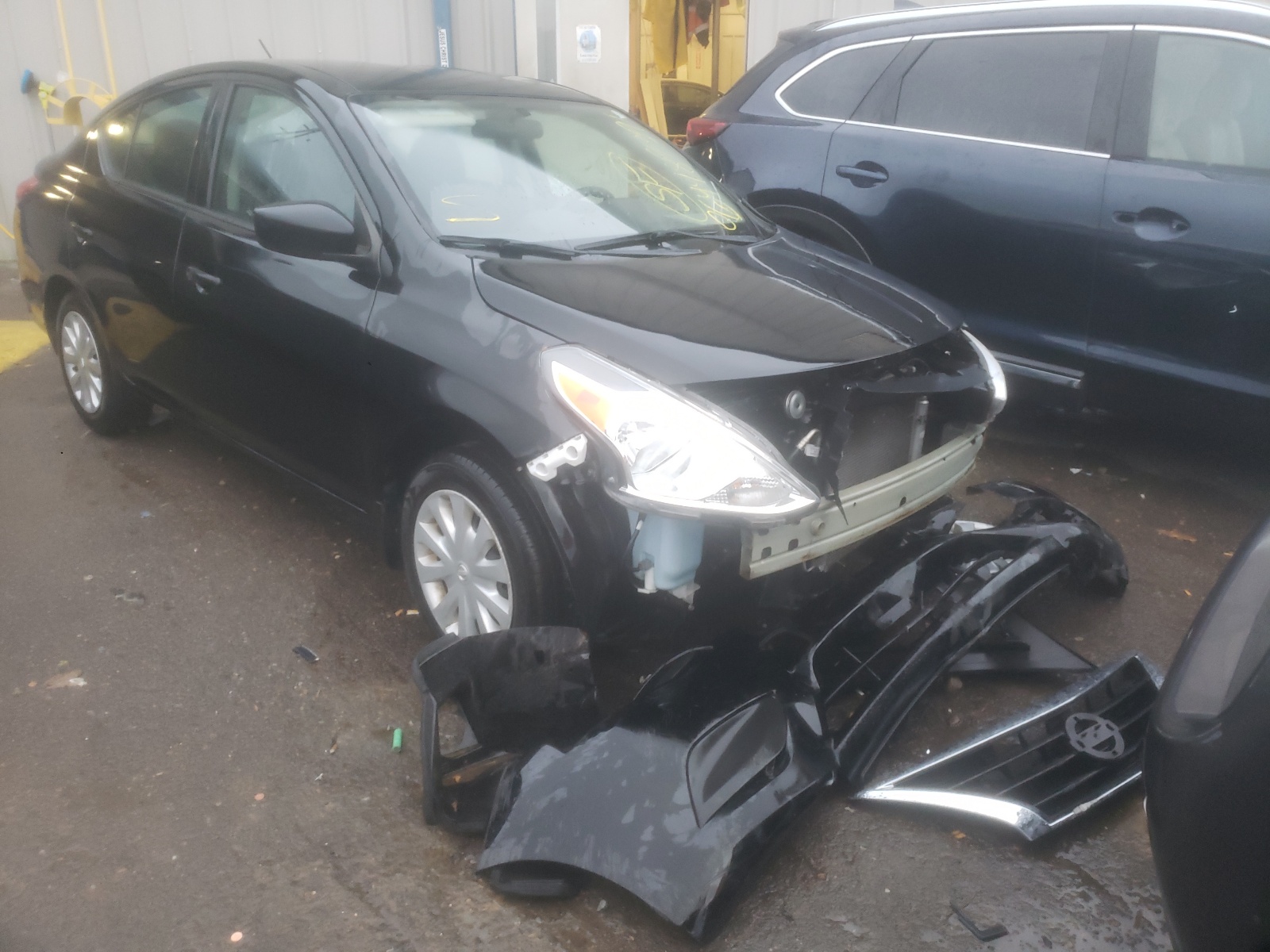 NISSAN VERSA S 2017 with VIN 3N1CN7AP5HL863980 - Photo from auction
