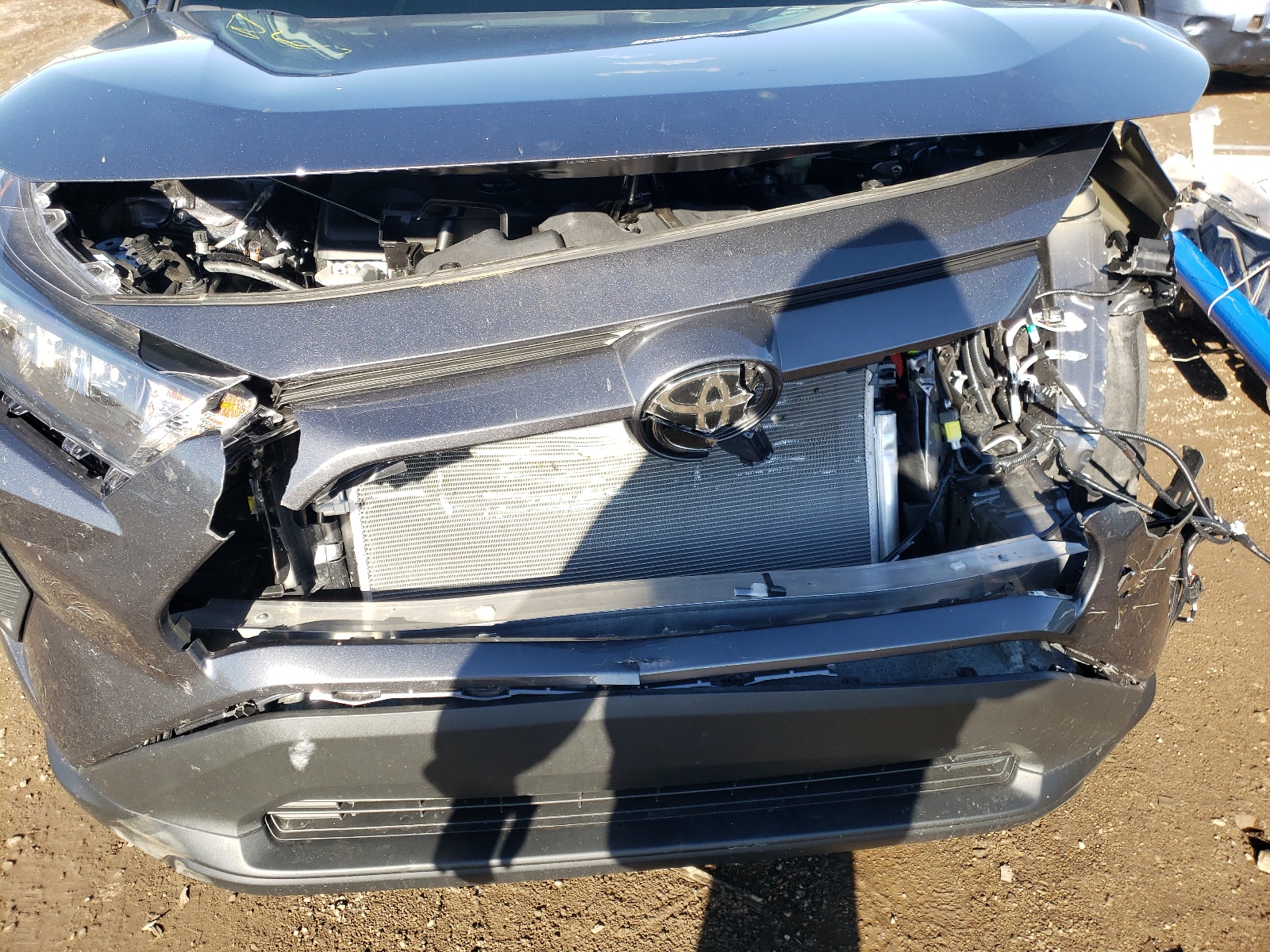 Photo 9 from auction – 2021 TOYOTA RAV4 LE with VIN 2T3F1RFV6MC224777
