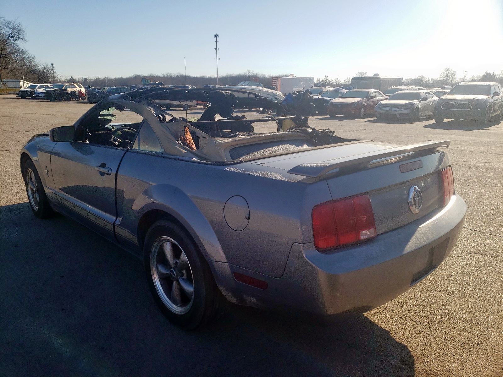 Photo 3 from auction – 2006 FORD MUSTANG with VIN 1ZVHT84N765102421