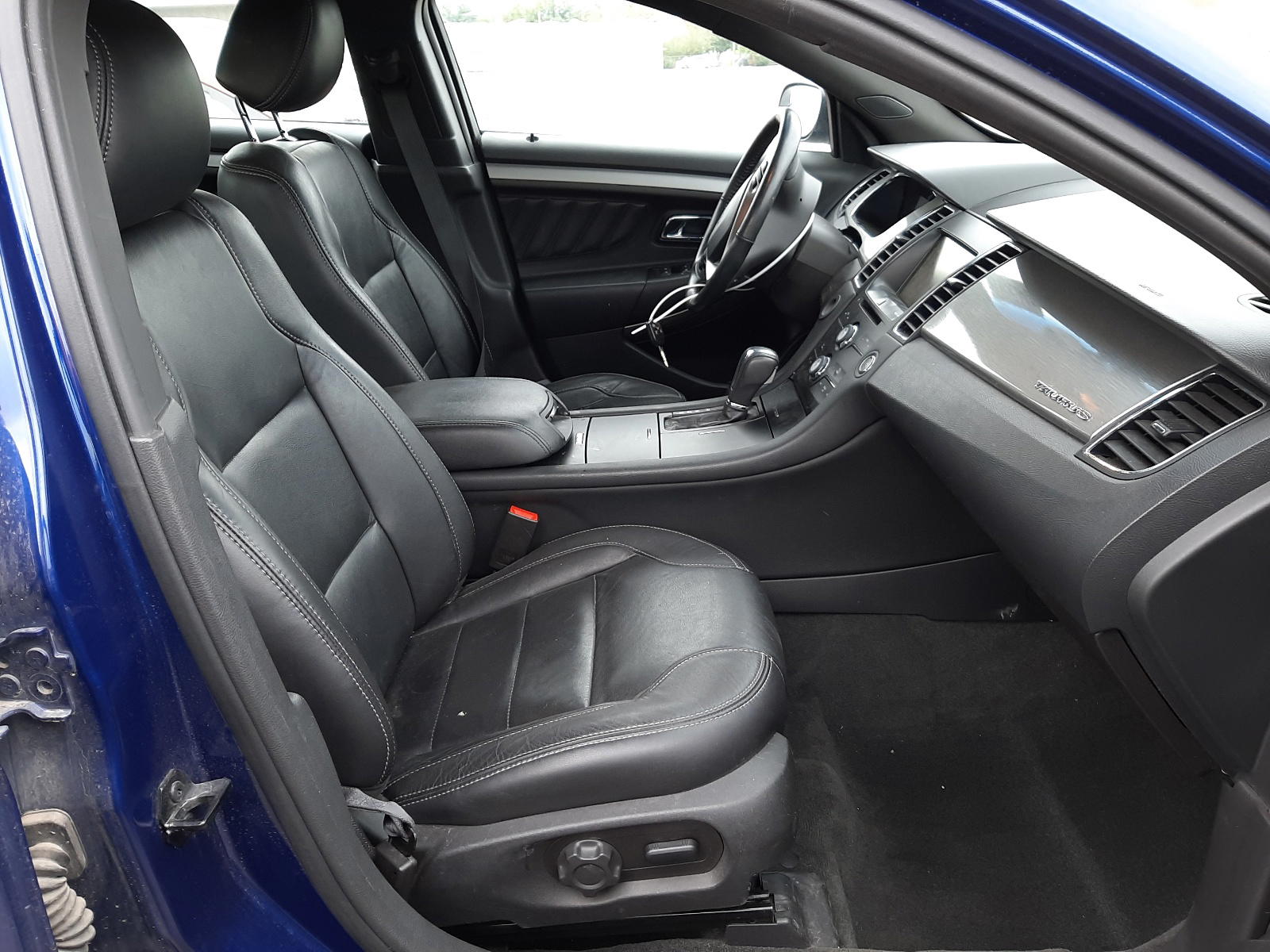 Photo 5 from auction – 2013 FORD TAURUS SEL with VIN 1FAHP2E83DG229770