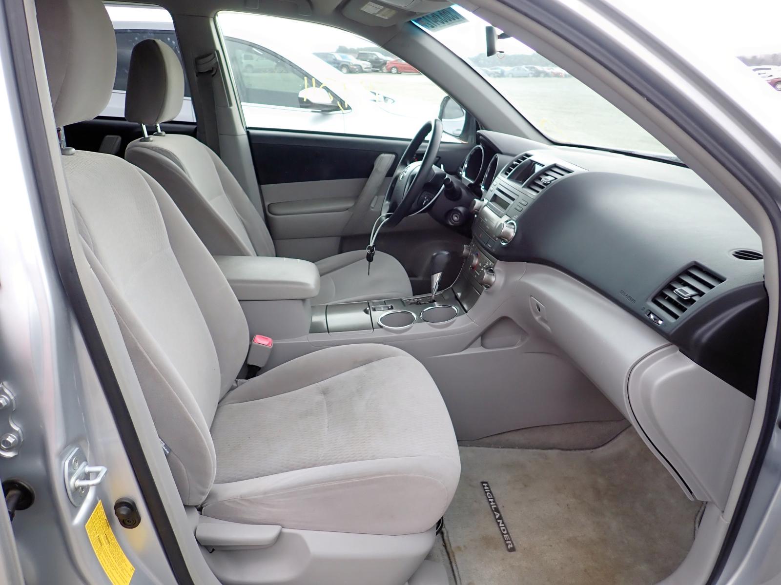 Photo 5 from auction – 2009 TOYOTA HIGHLANDER with VIN JTEDS41A492072679