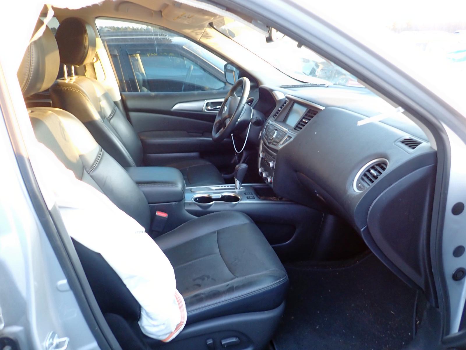 Photo 5 from auction – 2017 NISSAN PATHFINDER with VIN 5N1DR2MN7HC645002