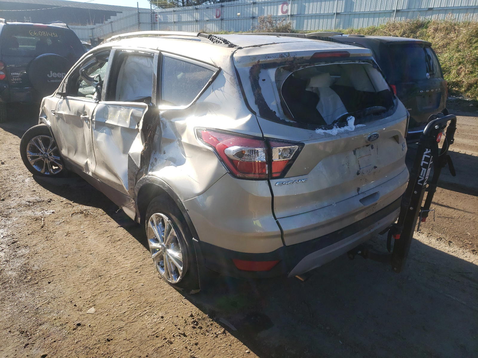 Photo 3 from auction – 2018 FORD ESCAPE SEL with VIN 1FMCU0HD9JUB06235
