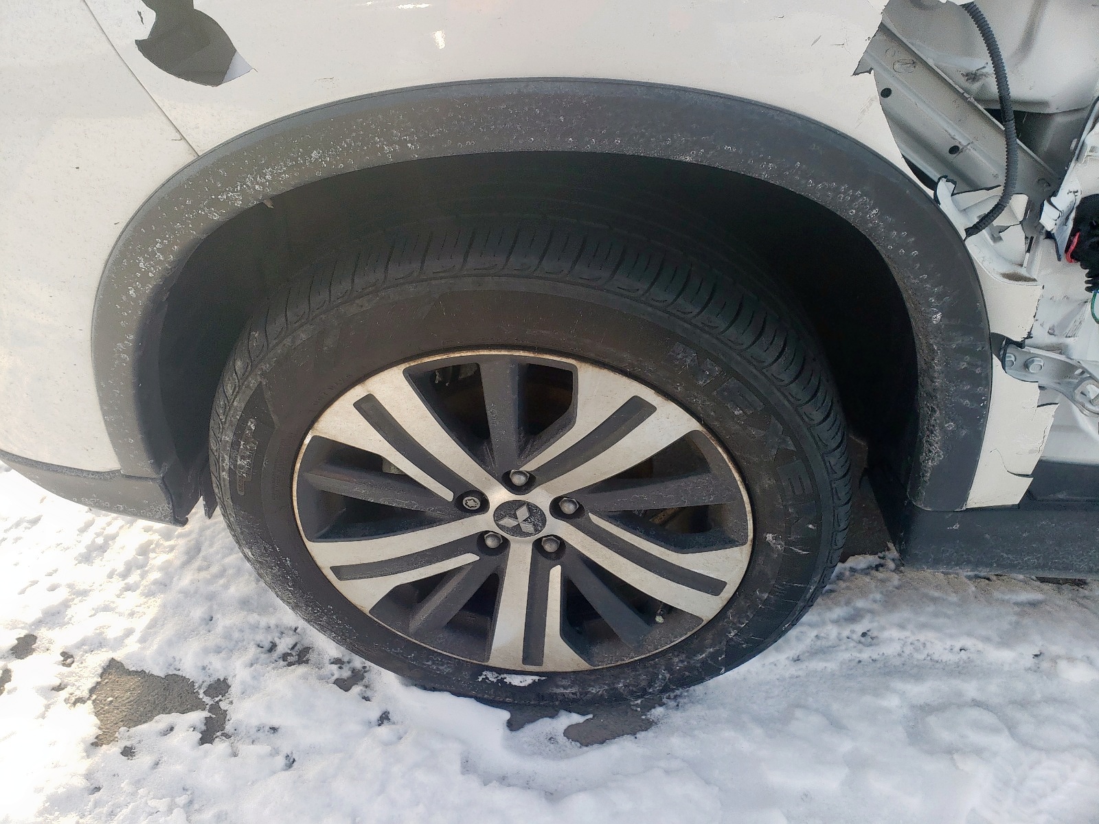 Photo 9 from auction – 2020 MITSUBISHI OUTLANDER with VIN JA4AP3AU6LU008517