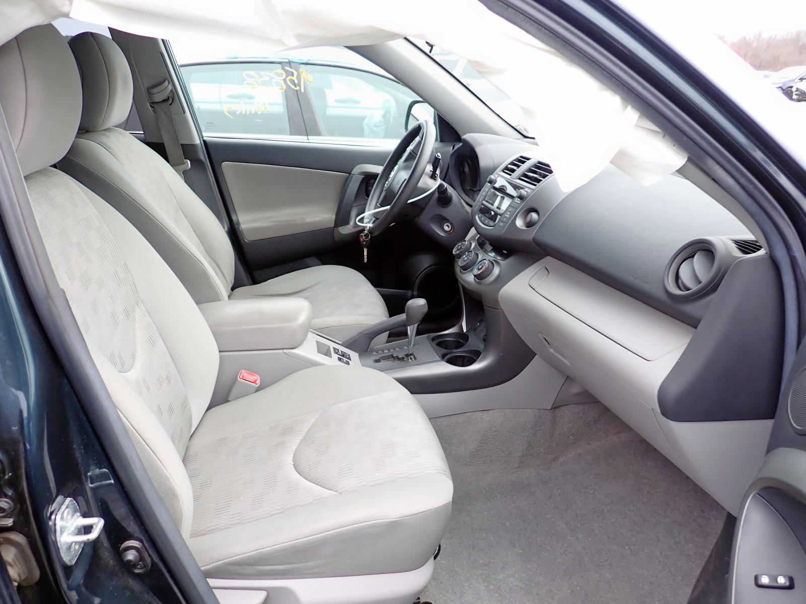 Photo 5 from auction – 2011 TOYOTA RAV4 with VIN 2T3ZF4DV5BW099965