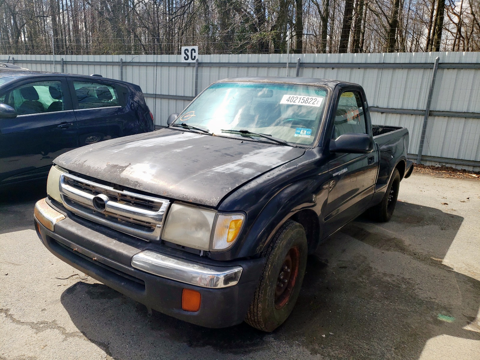 Photo 2 from auction – 2000 TOYOTA TACOMA with VIN 5TENL42N2YZ697163
