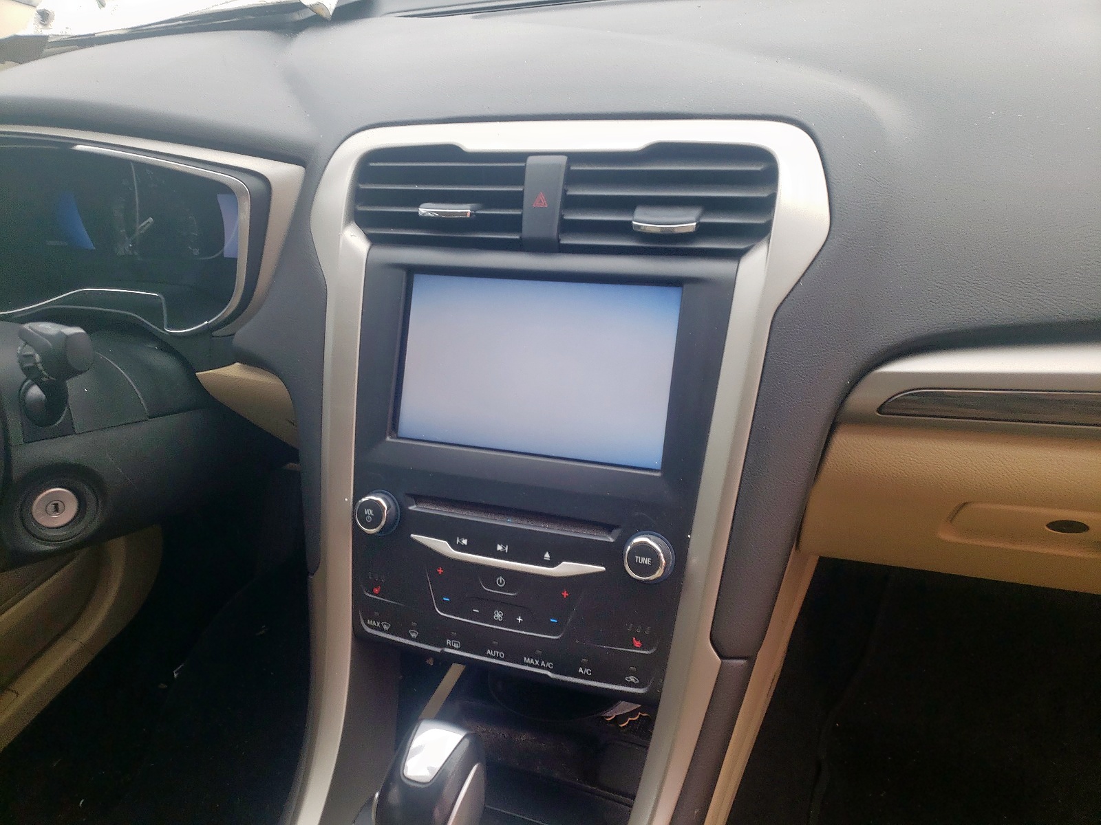 Photo 9 from auction – 2013 FORD FUSION SE with VIN 3FA6P0LU1DR174062
