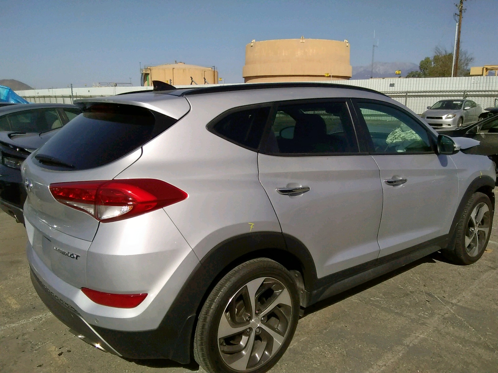 Photo 4 from auction – 2016 HYUNDAI TUCSON LIM with VIN KM8J33A20GU205085
