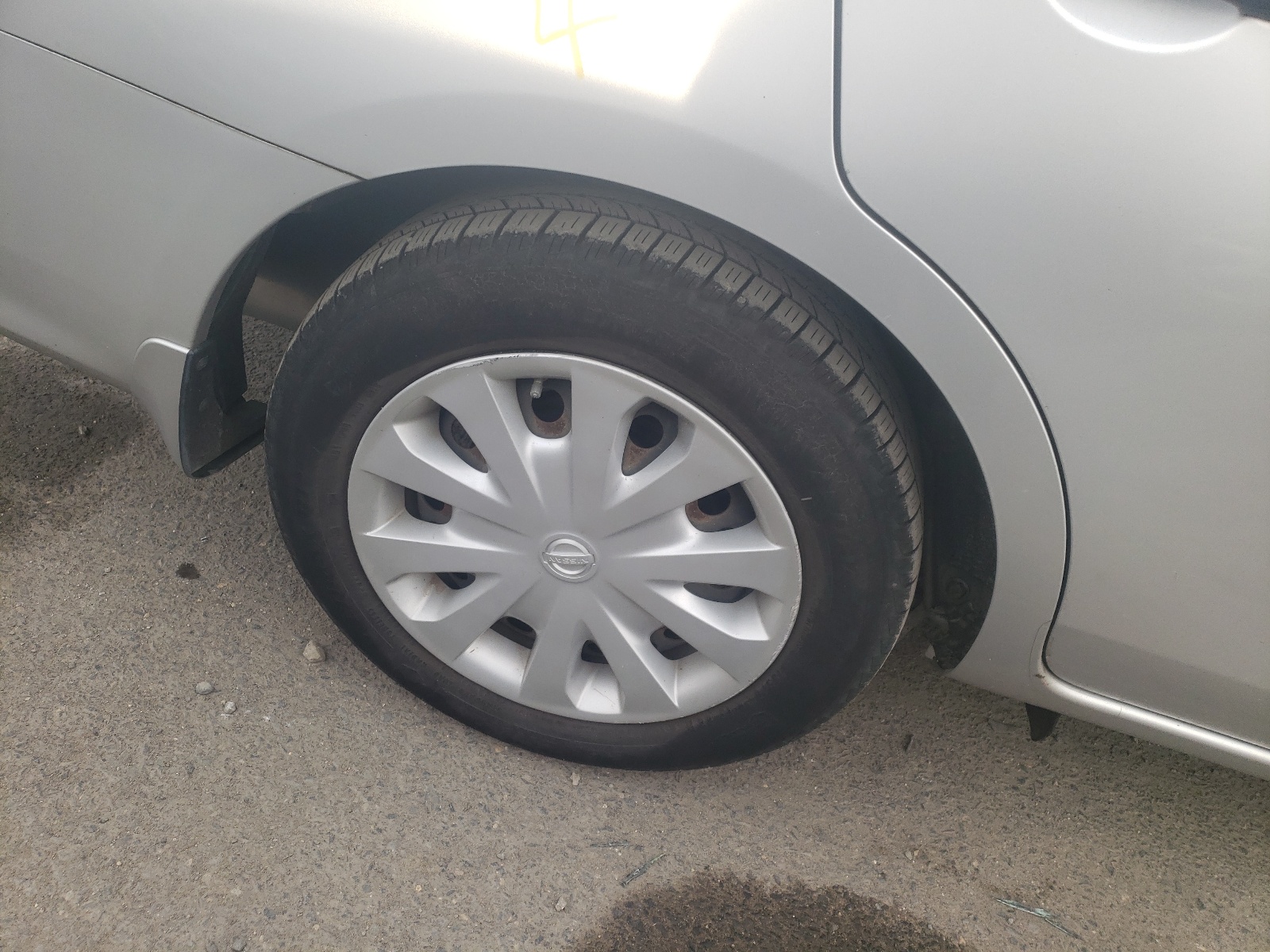 Фото 9 с аукциона – 2015 NISSAN VERSA S с VIN 3N1CN7AP1FL822565