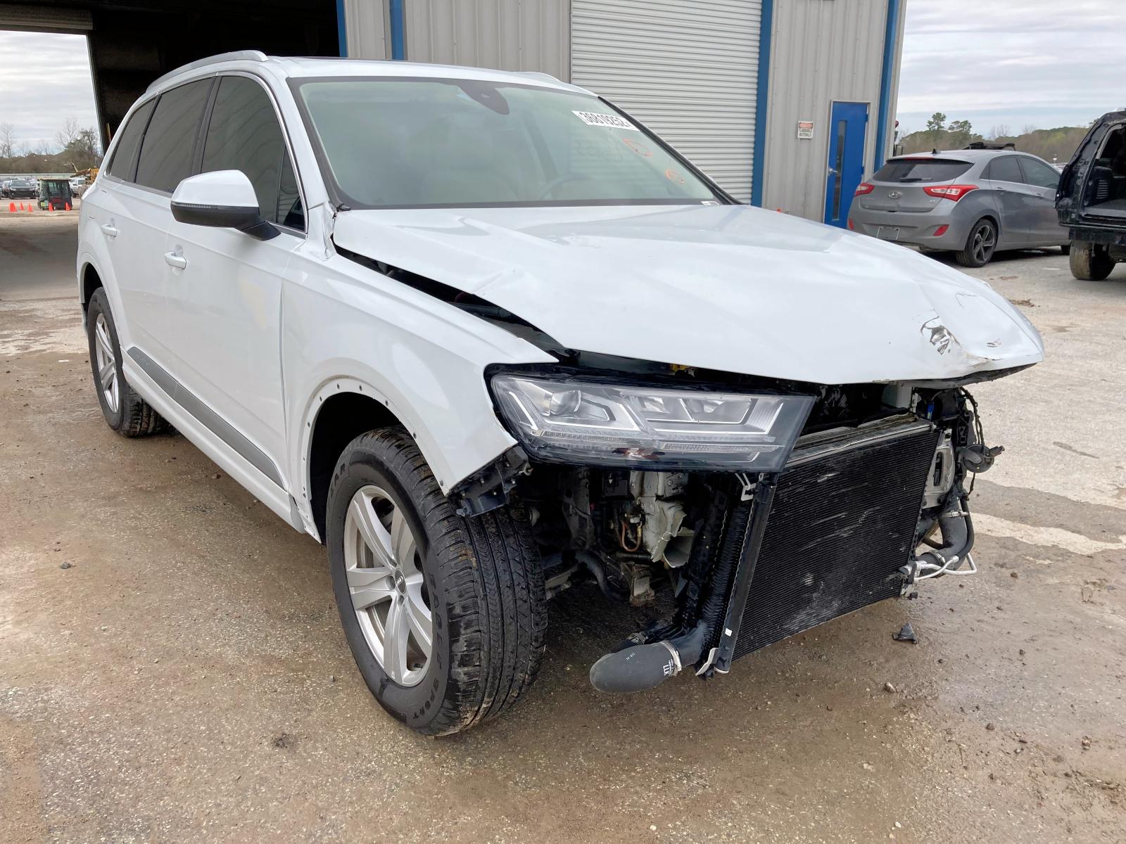 AUDI Q7 PREMIUM 2019 with VIN WA1LHAF72KD038514 - Photo from auction