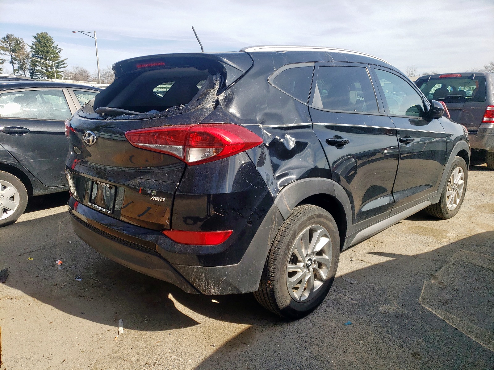 Photo 4 from auction – 2017 HYUNDAI TUCSON LIM with VIN KM8J3CA45HU290816