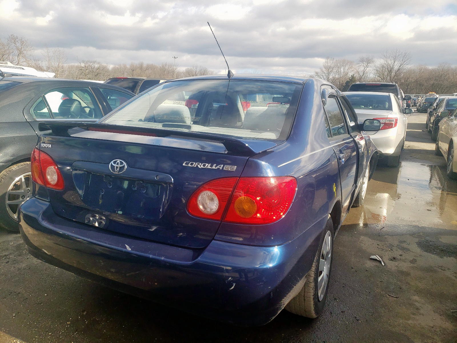Photo 4 from auction – 2004 TOYOTA COROLLA CE with VIN 2T1BR32E14C238329