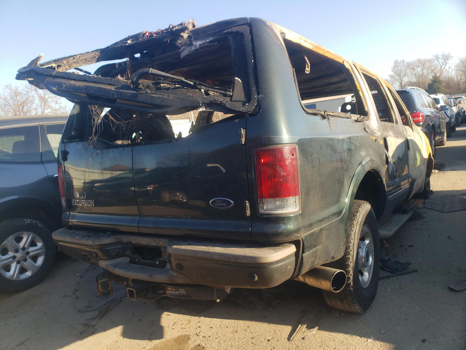 Photo 4 from auction – 2003 FORD EXCURSION with VIN 1FMSU43PX3ED40675