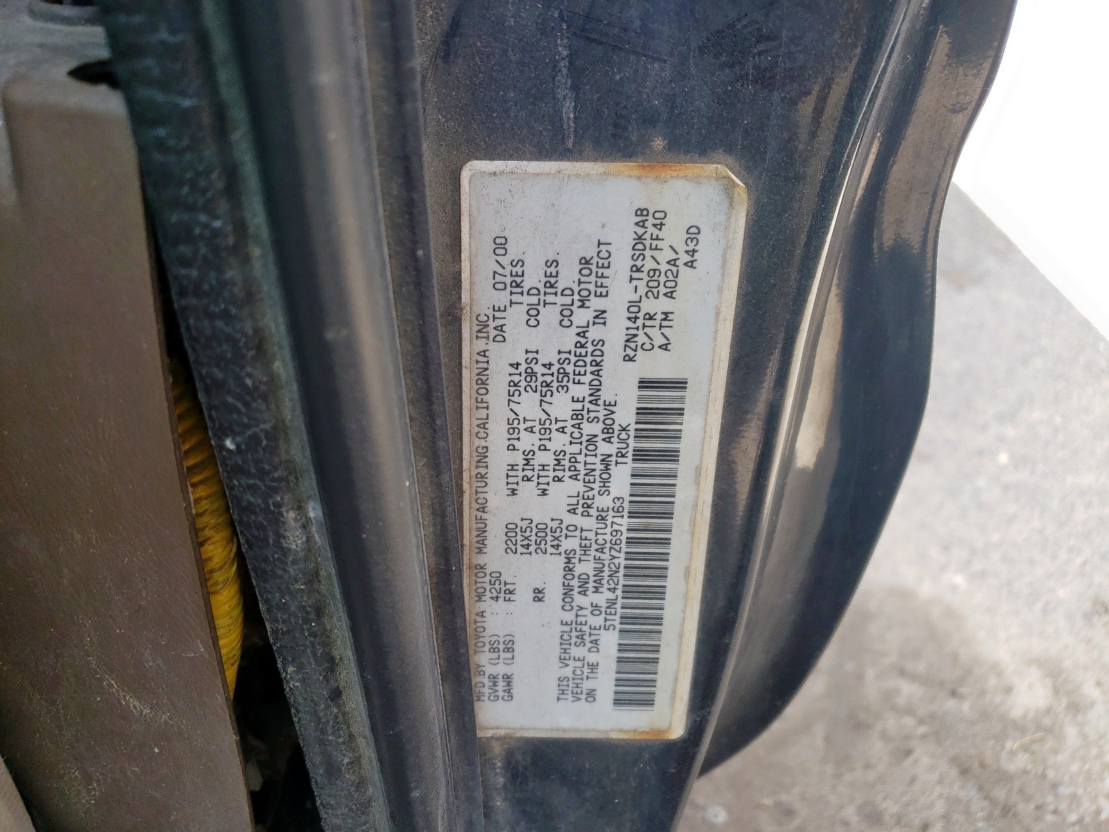Photo 10 from auction – 2000 TOYOTA TACOMA with VIN 5TENL42N2YZ697163