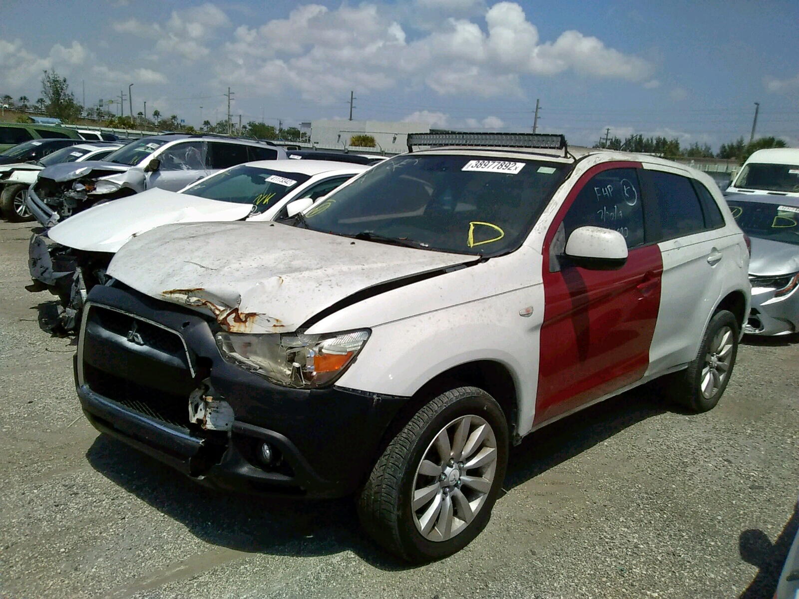 Photo 2 from auction – 2011 MITSUBISHI OUTLANDER with VIN JA4AP4AU9BZ001200