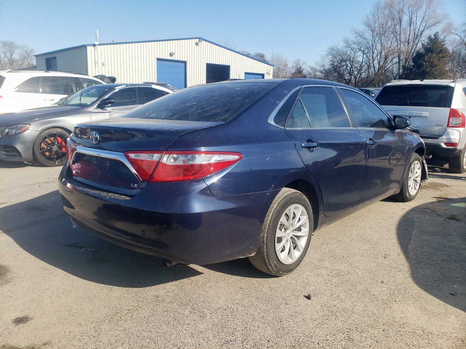 Photo 4 from auction – 2015 TOYOTA CAMRY LE with VIN 4T1BF1FK0FU965752