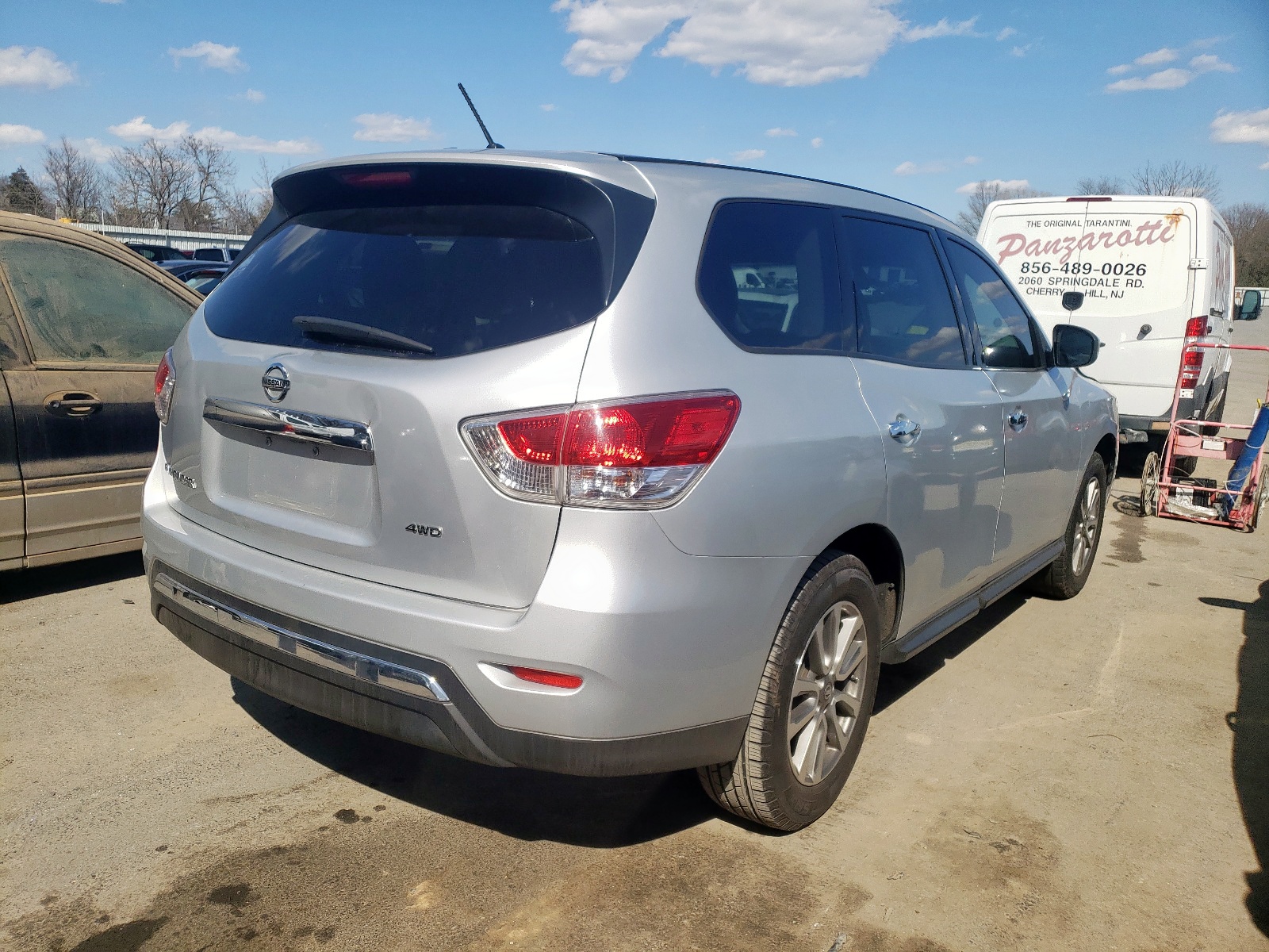 Photo 4 from auction – 2013 NISSAN PATHFINDER with VIN 5N1AR2MM7DC627295