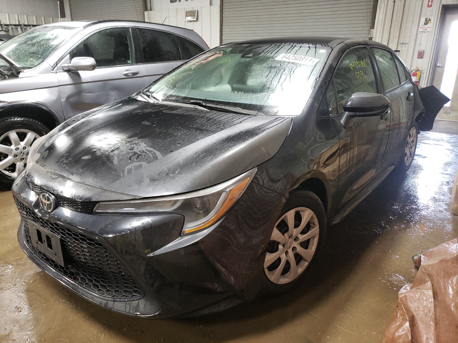 Photo 2 from auction – 2020 TOYOTA COROLLA LE with VIN 5YFEPRAEXLP015423