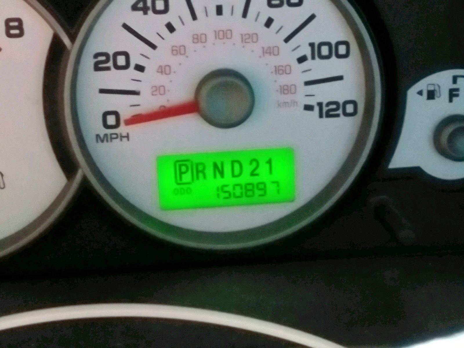 Photo 8 from auction – 2005 FORD ESCAPE XLT with VIN 1FMYU03165KB33638