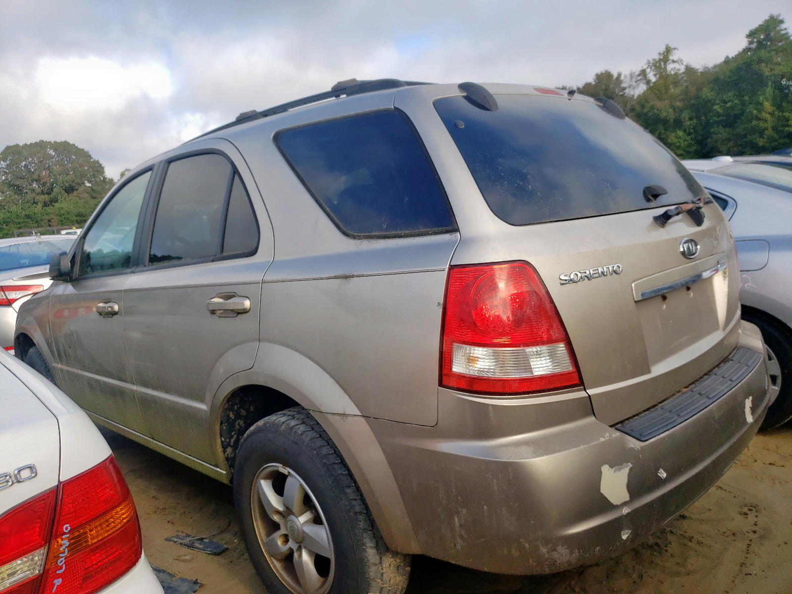 Photo 3 from auction – 2006 KIA SORENTO EX with VIN KNDJC733865634243