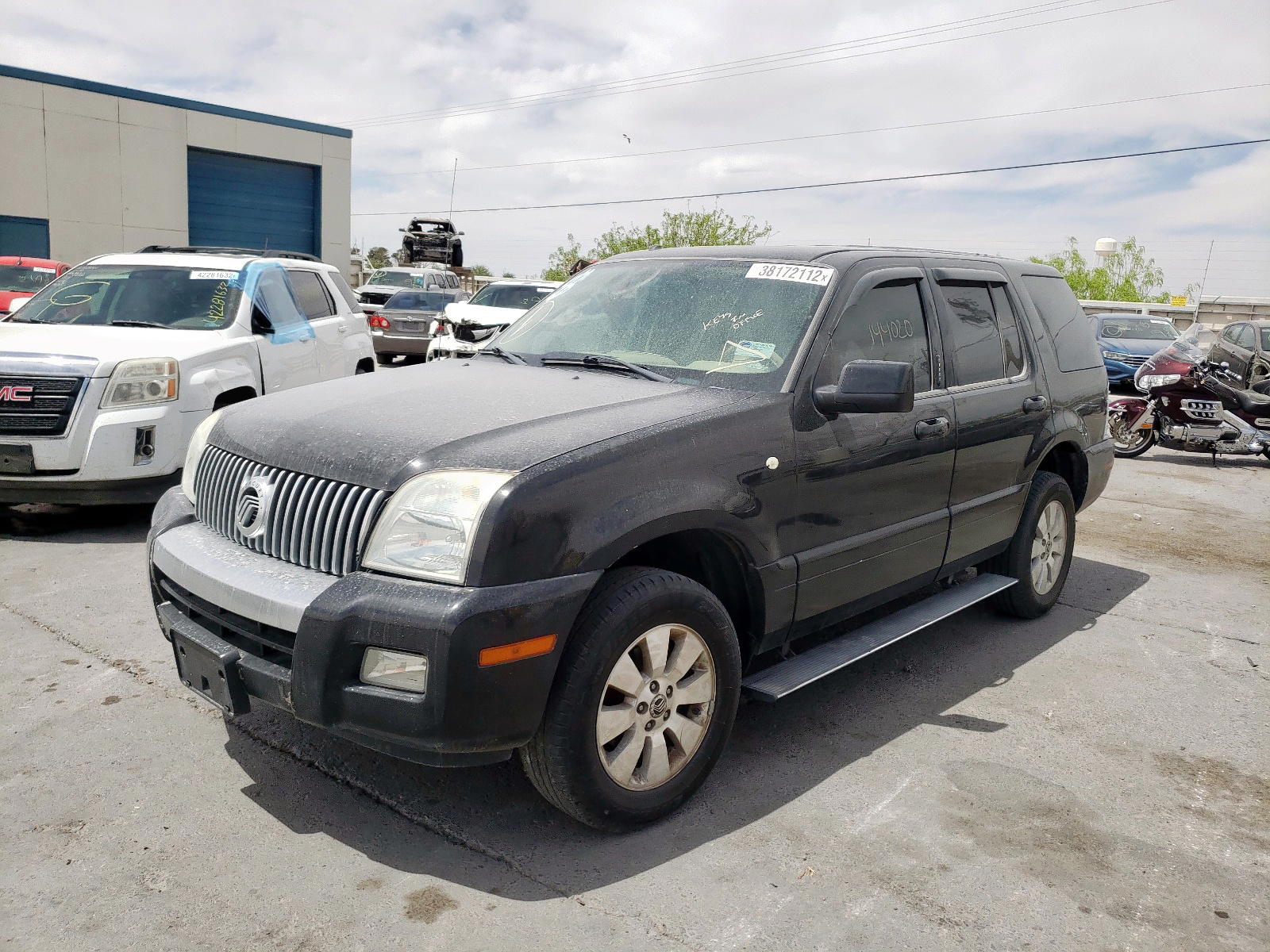 Photo 2 from auction – 2006 MERCURY MOUNTAINEE with VIN 4M2EU37E76UJ24887