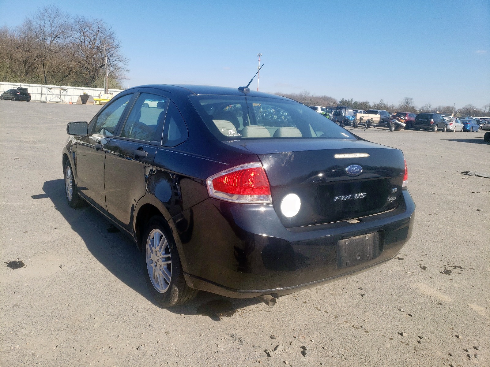 Photo 3 from auction – 2010 FORD FOCUS SE with VIN 1FAHP3FN0AW133963