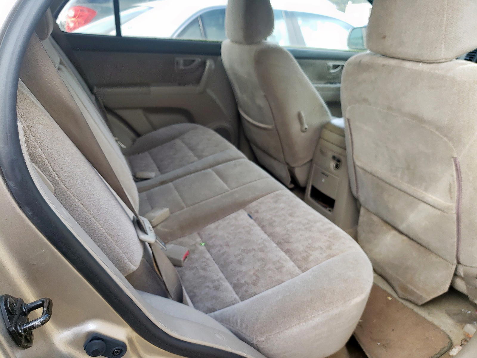 Photo 6 from auction – 2006 KIA SORENTO EX with VIN KNDJC733865634243