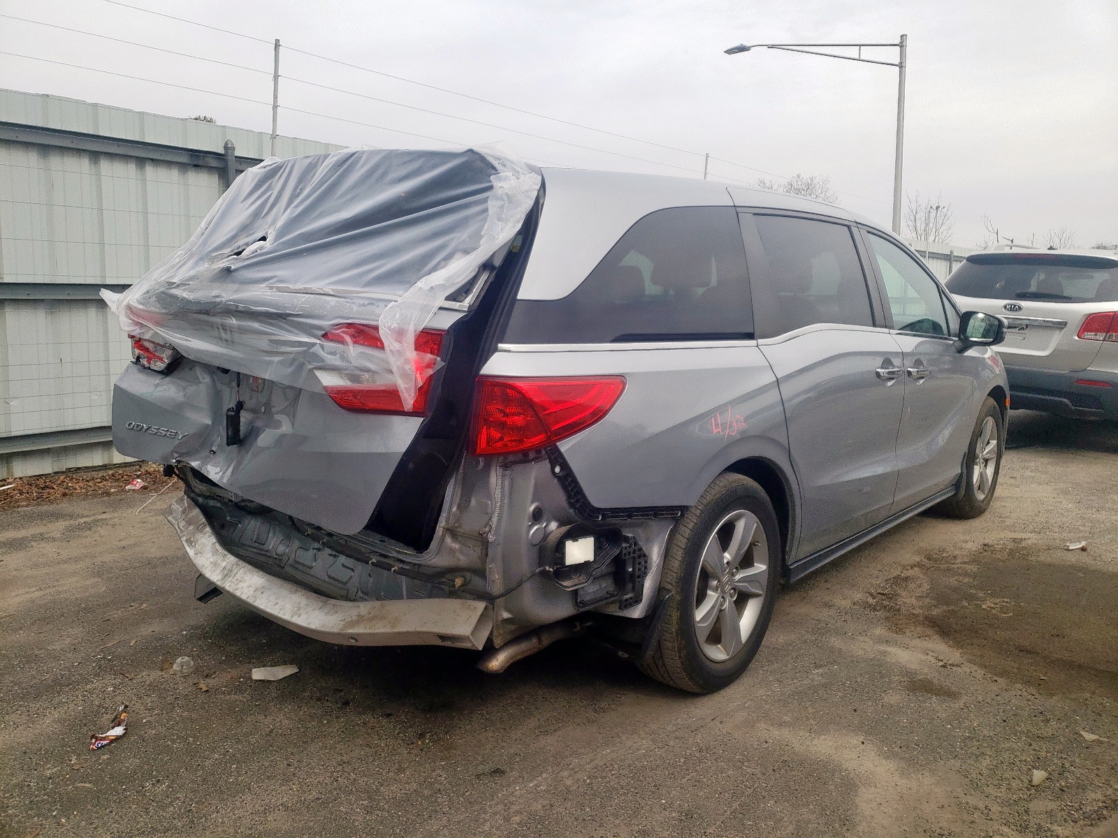 Photo 4 from auction – 2018 HONDA ODYSSEY EX with VIN 5FNRL6H73JB007093