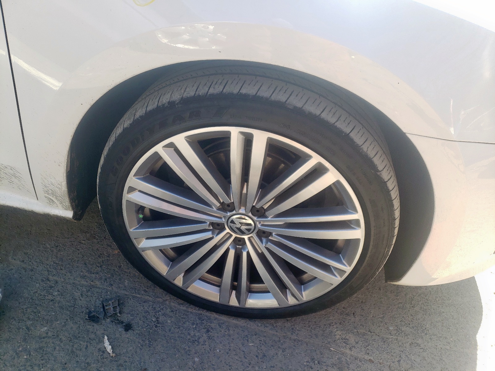 Photo 9 from auction – 2014 VOLKSWAGEN PASSAT SE with VIN 1VWBT7A39EC103292