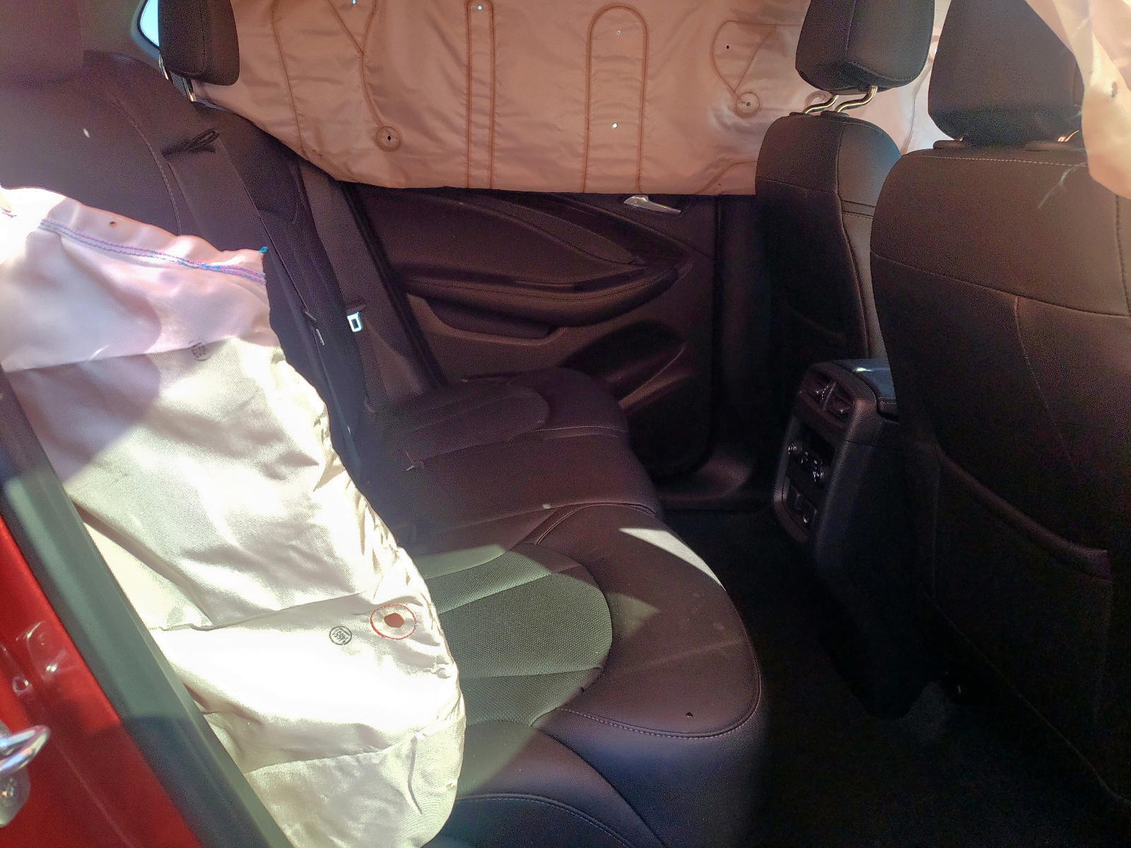 Photo 6 from auction – 2020 BUICK ENVISION E with VIN LRBFXCSA3LD060041