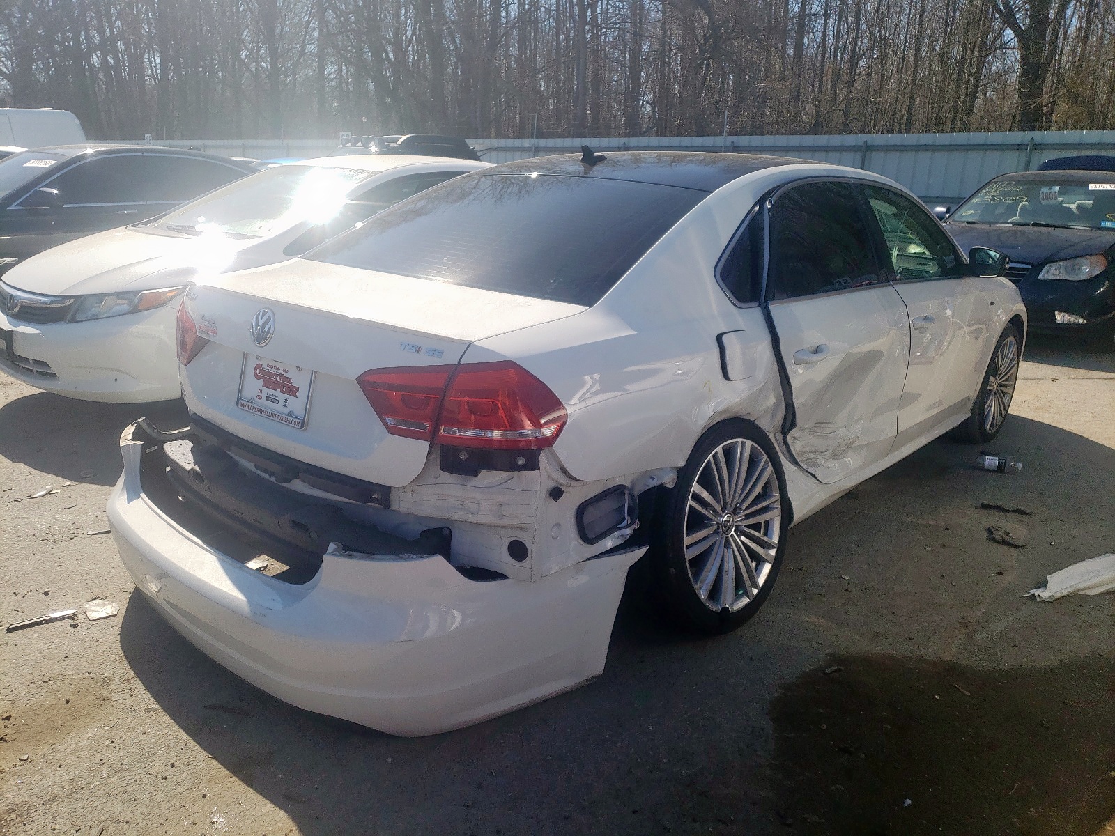 Photo 4 from auction – 2014 VOLKSWAGEN PASSAT SE with VIN 1VWBT7A39EC103292
